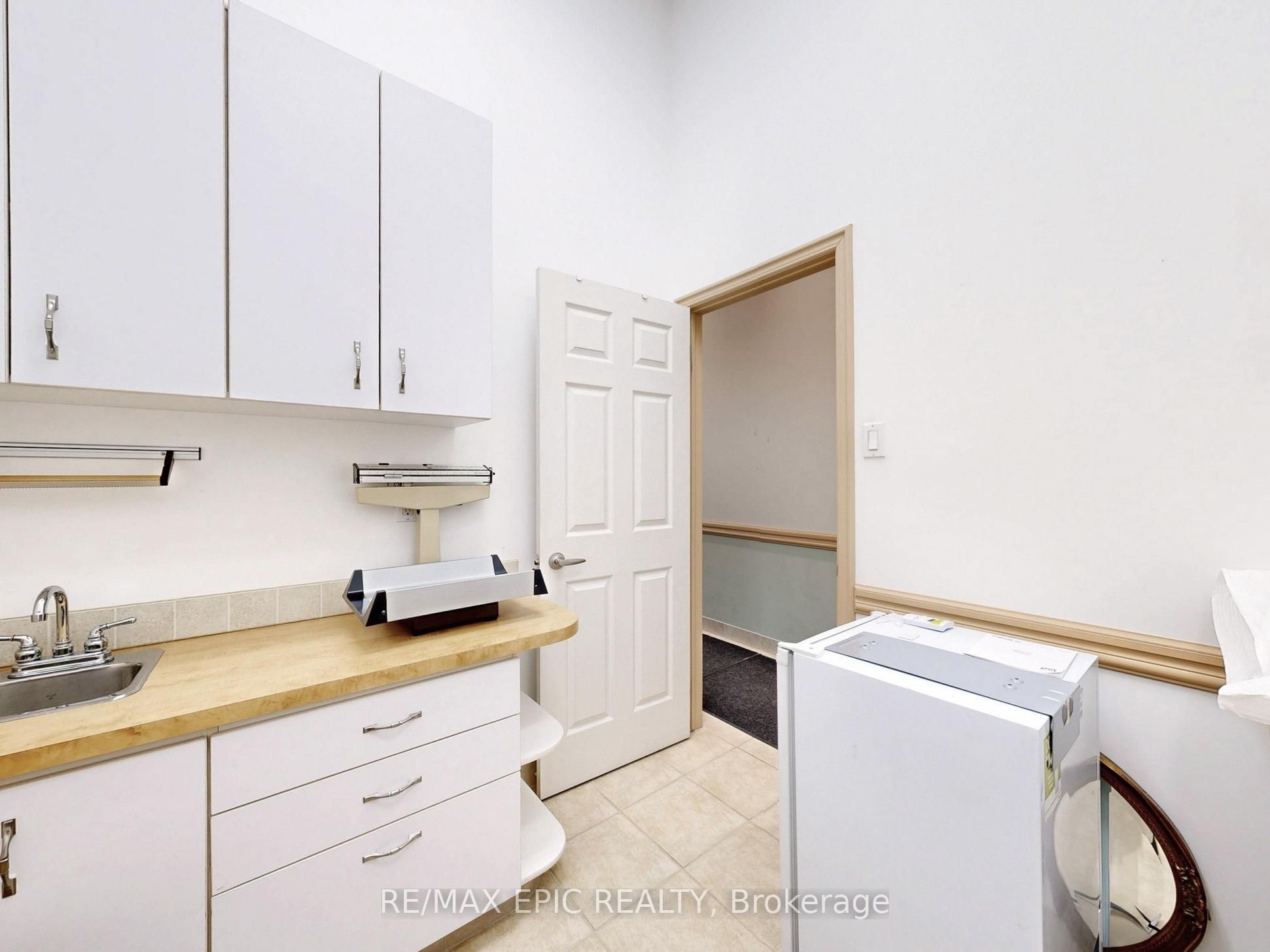 7010 Warden Avenue 15 Property Photo 22