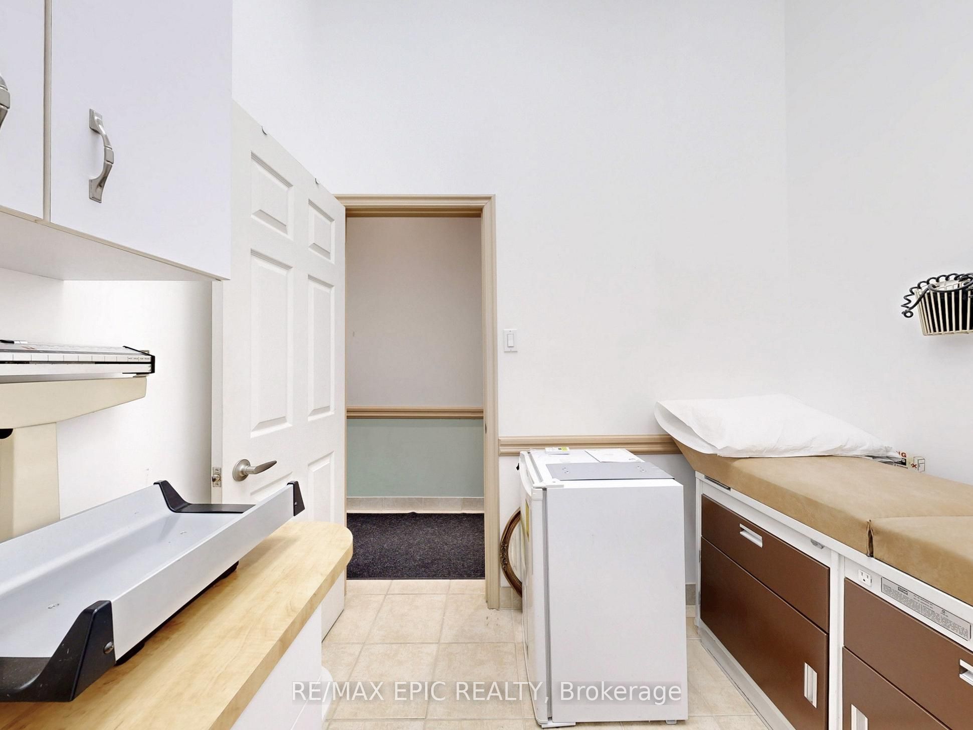7010 Warden Avenue 15 Property Photo 24