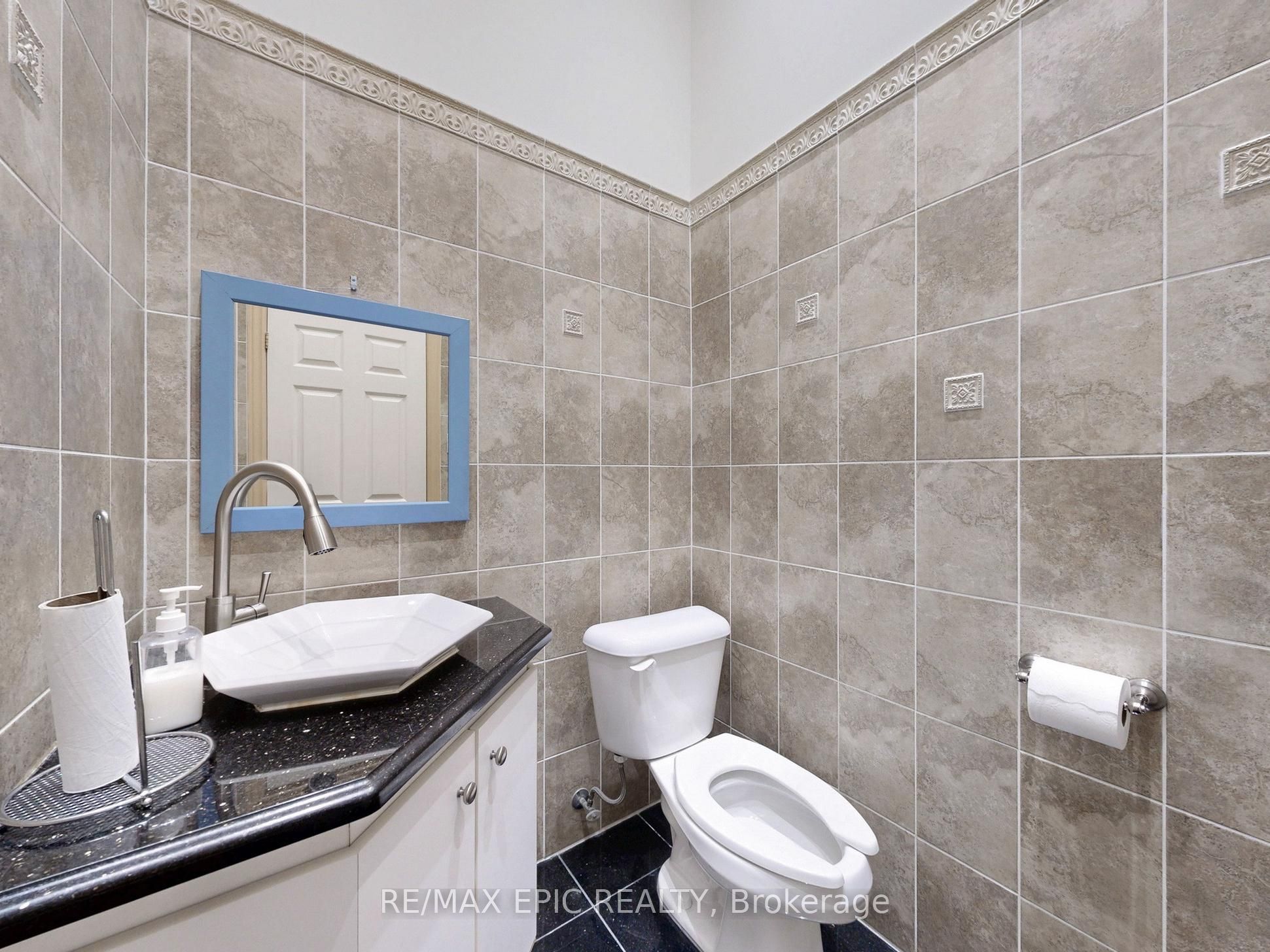 7010 Warden Avenue 15 Property Photo 30