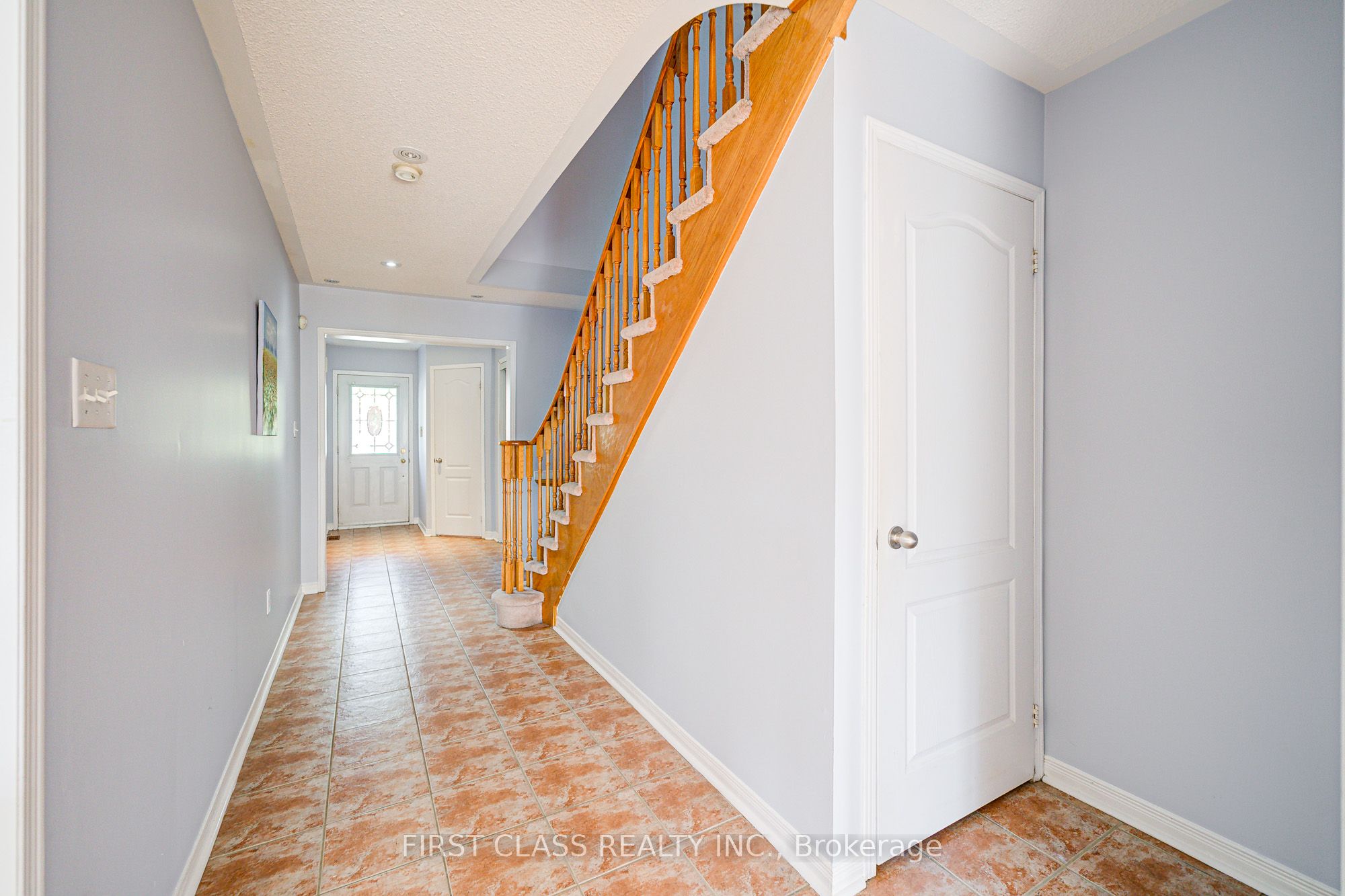 19 Benjamin Hood Crescent Property Photo 11
