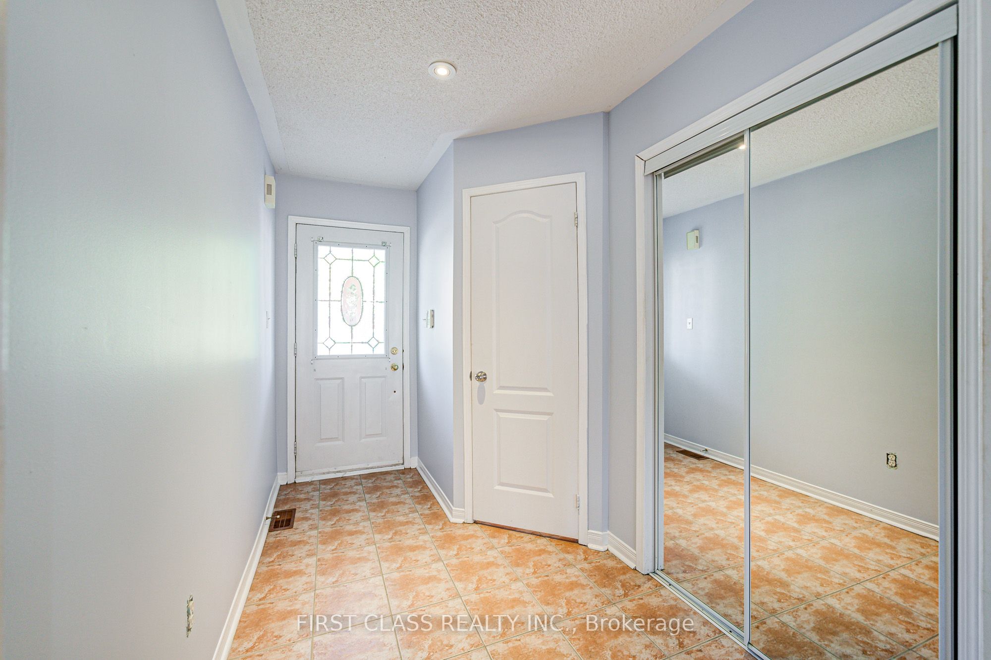 19 Benjamin Hood Crescent Property Photo 12