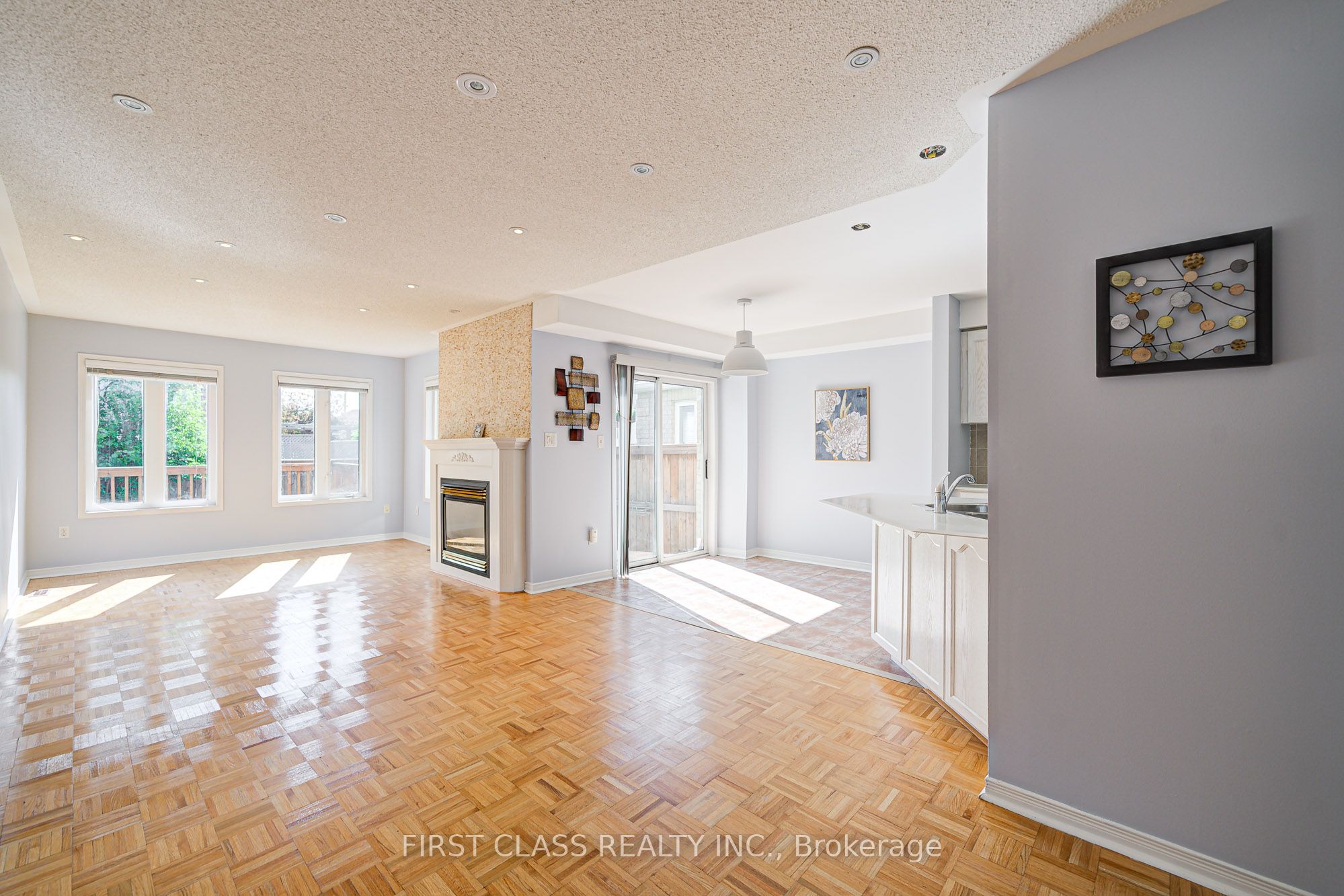 19 Benjamin Hood Crescent Property Photo 19