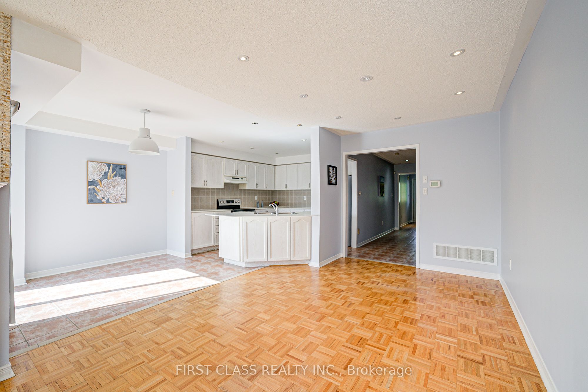 19 Benjamin Hood Crescent Property Photo 24
