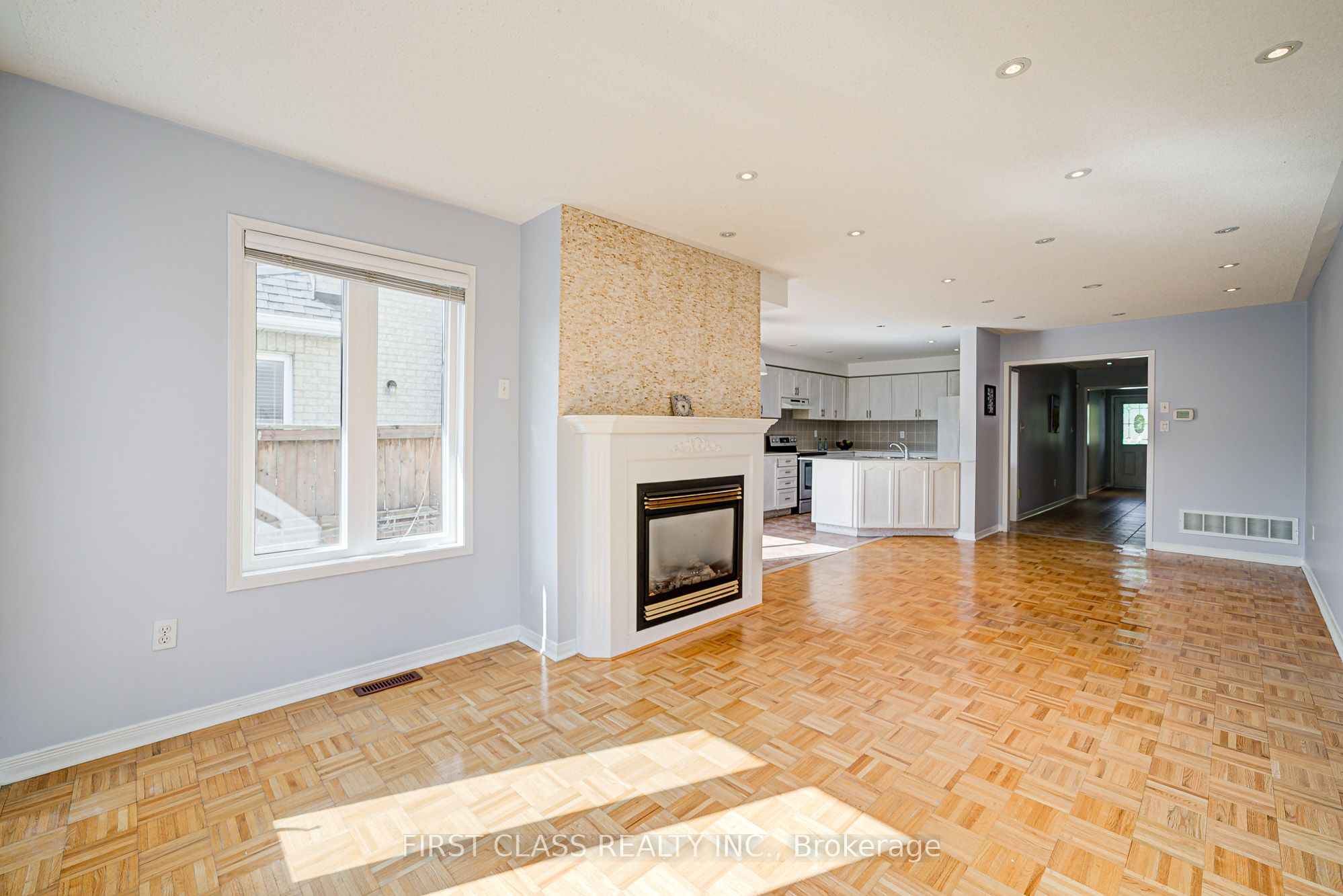 19 Benjamin Hood Crescent Property Photo 25