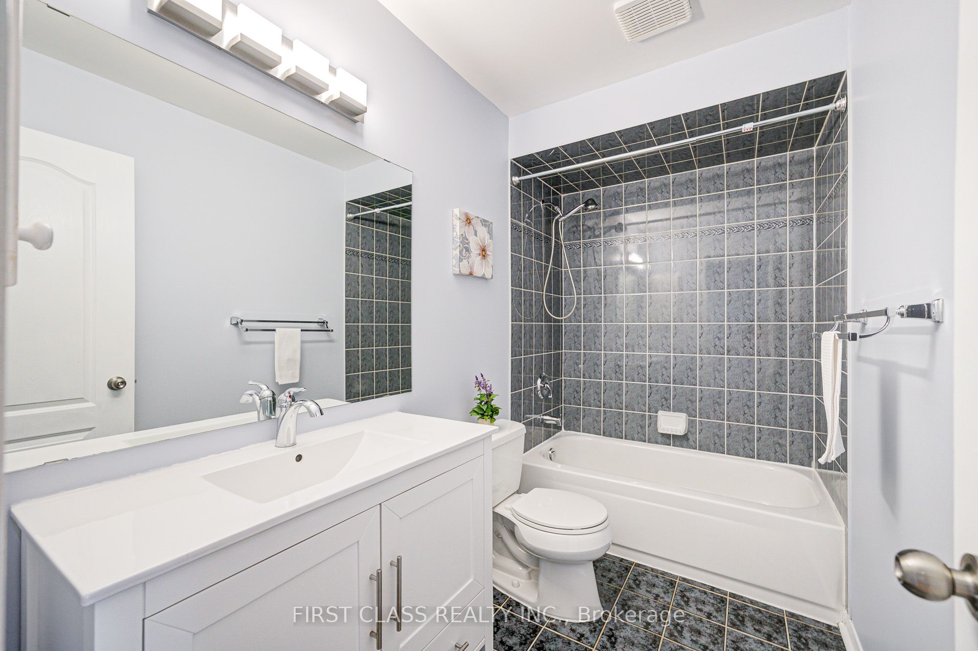 19 Benjamin Hood Crescent Property Photo 34