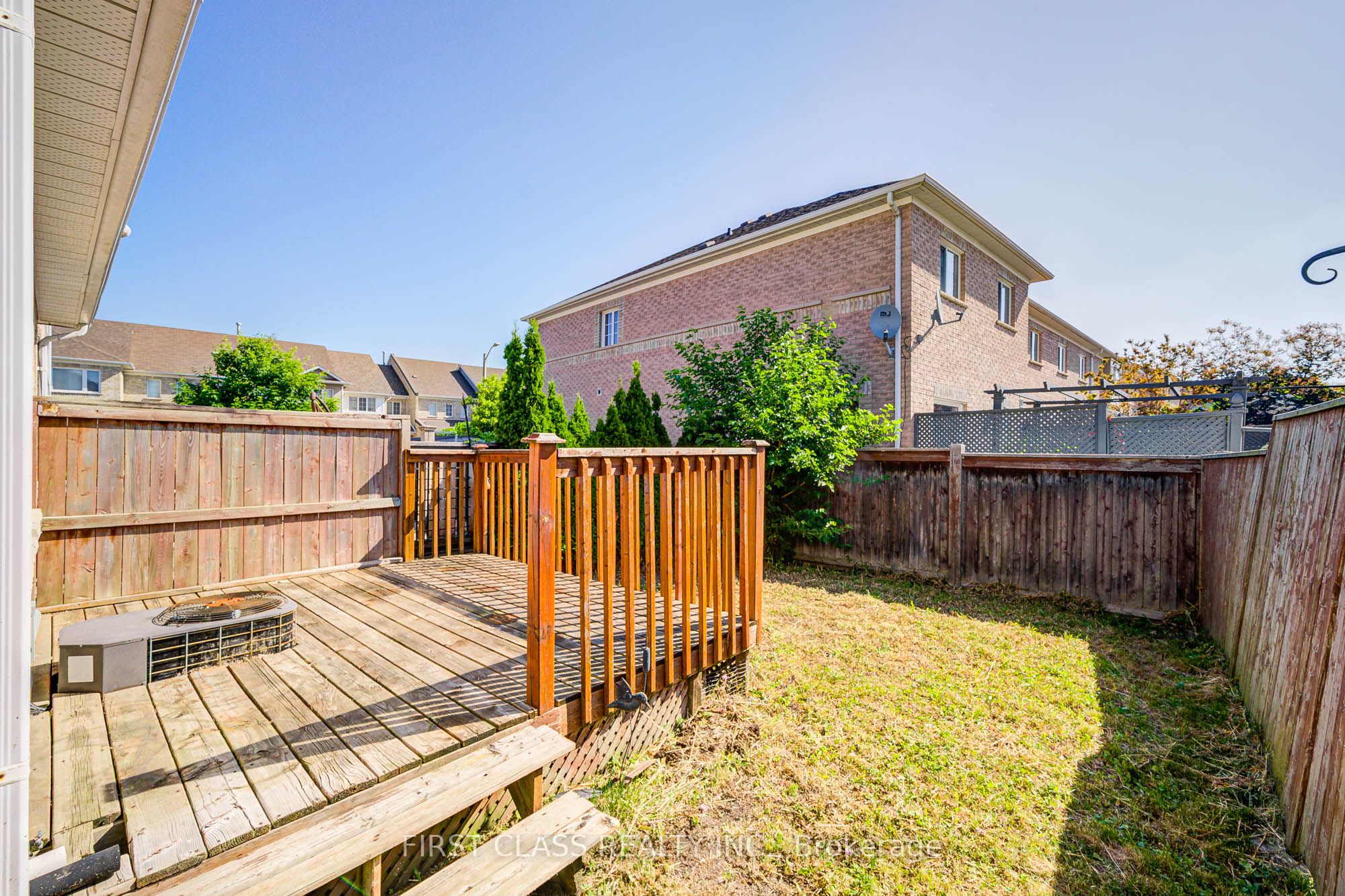 19 Benjamin Hood Crescent Property Photo 43