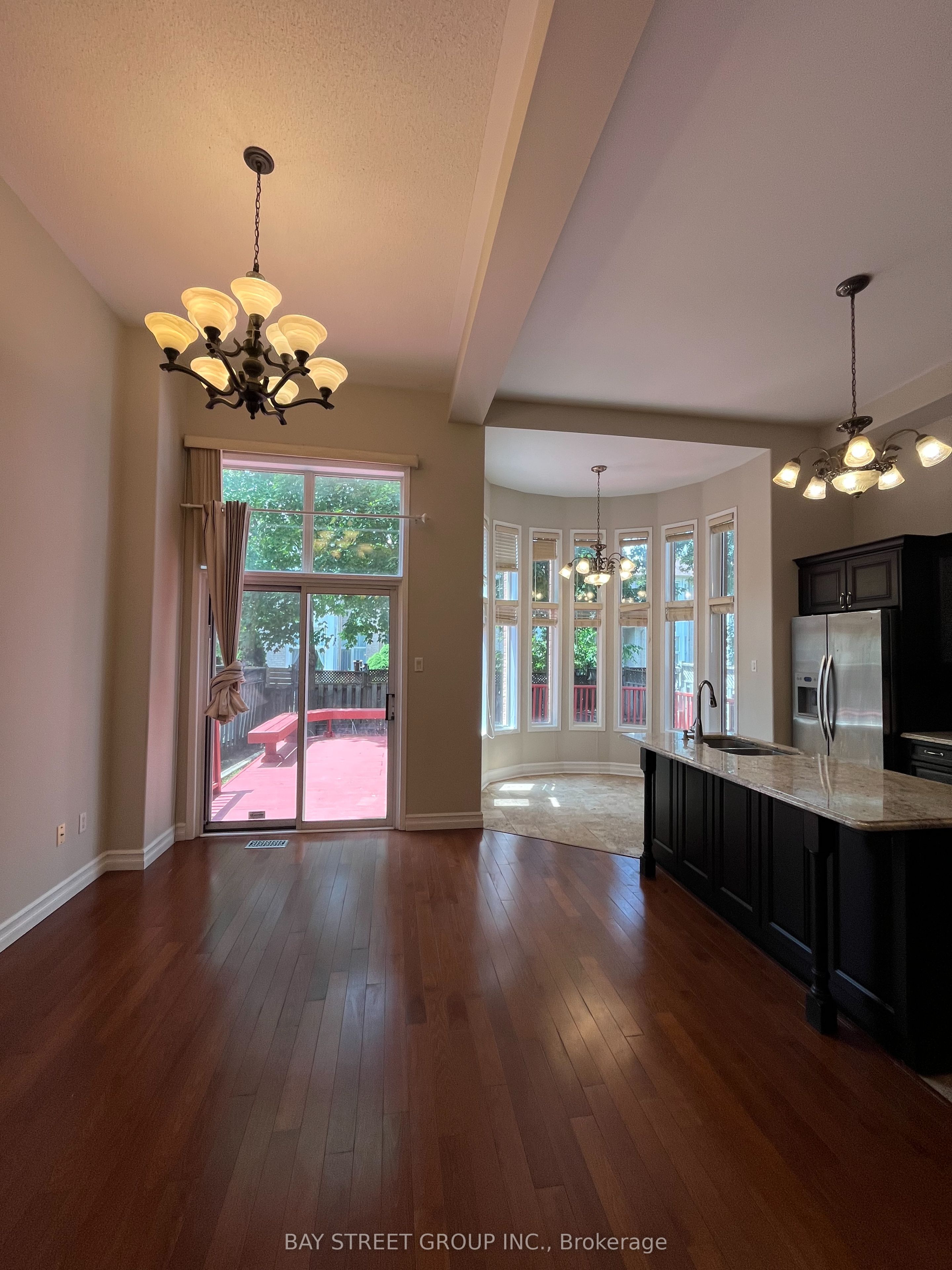 52 Queensway Drive Property Photo 3