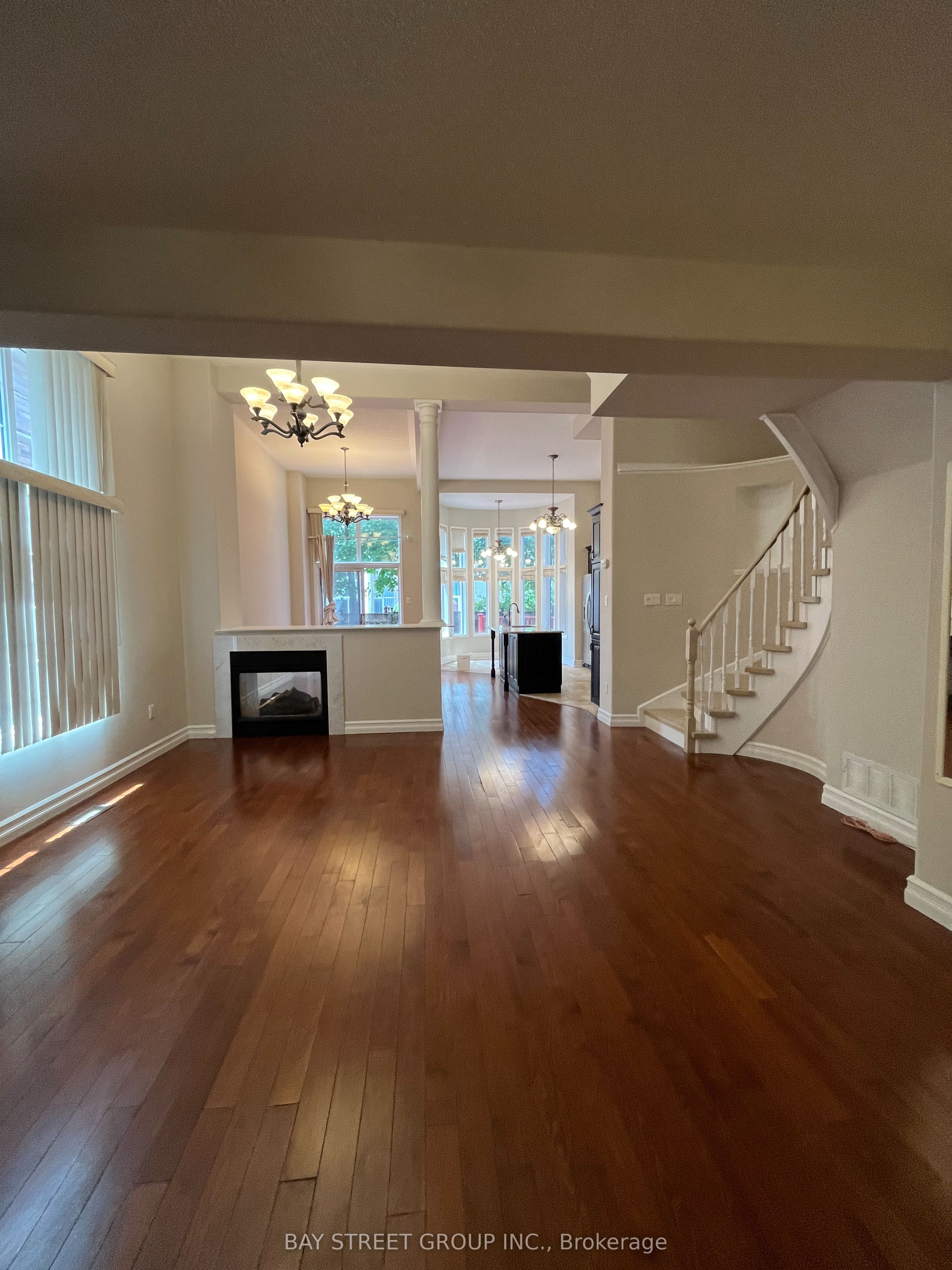 52 Queensway Drive Property Photo 6