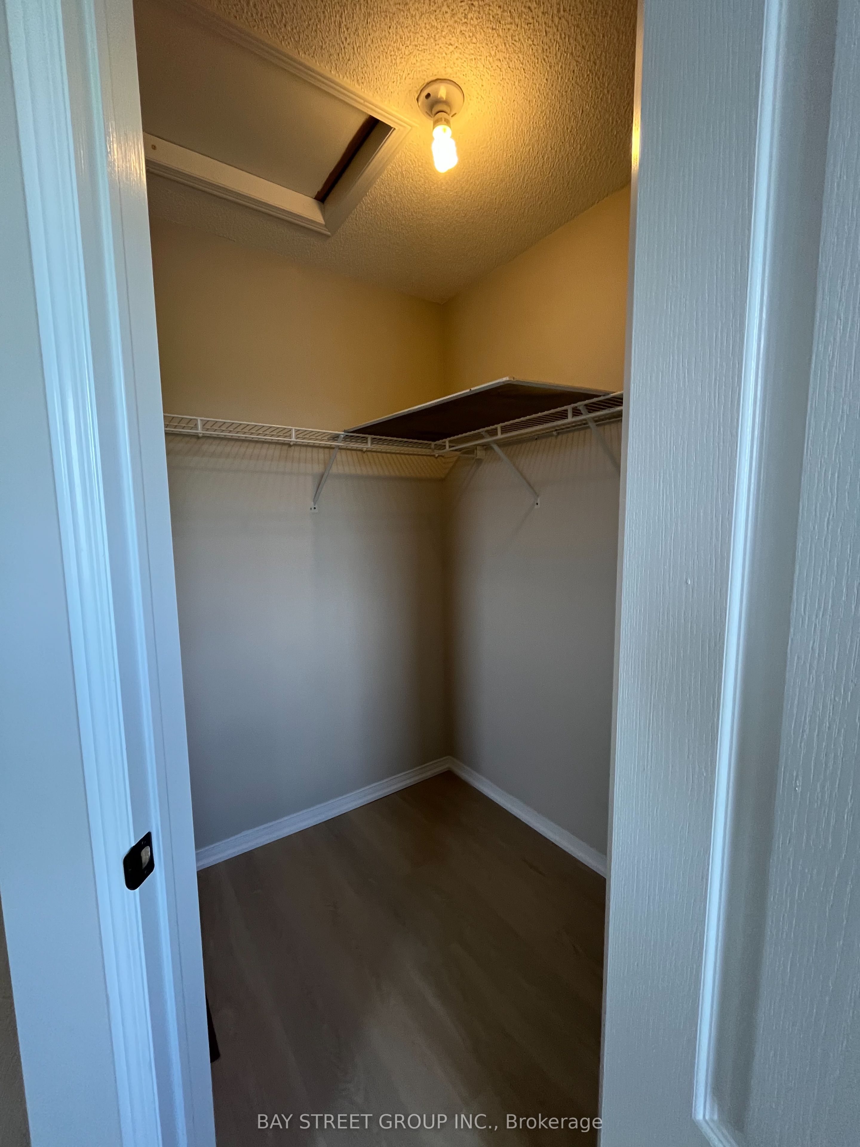 52 Queensway Drive Property Photo 10