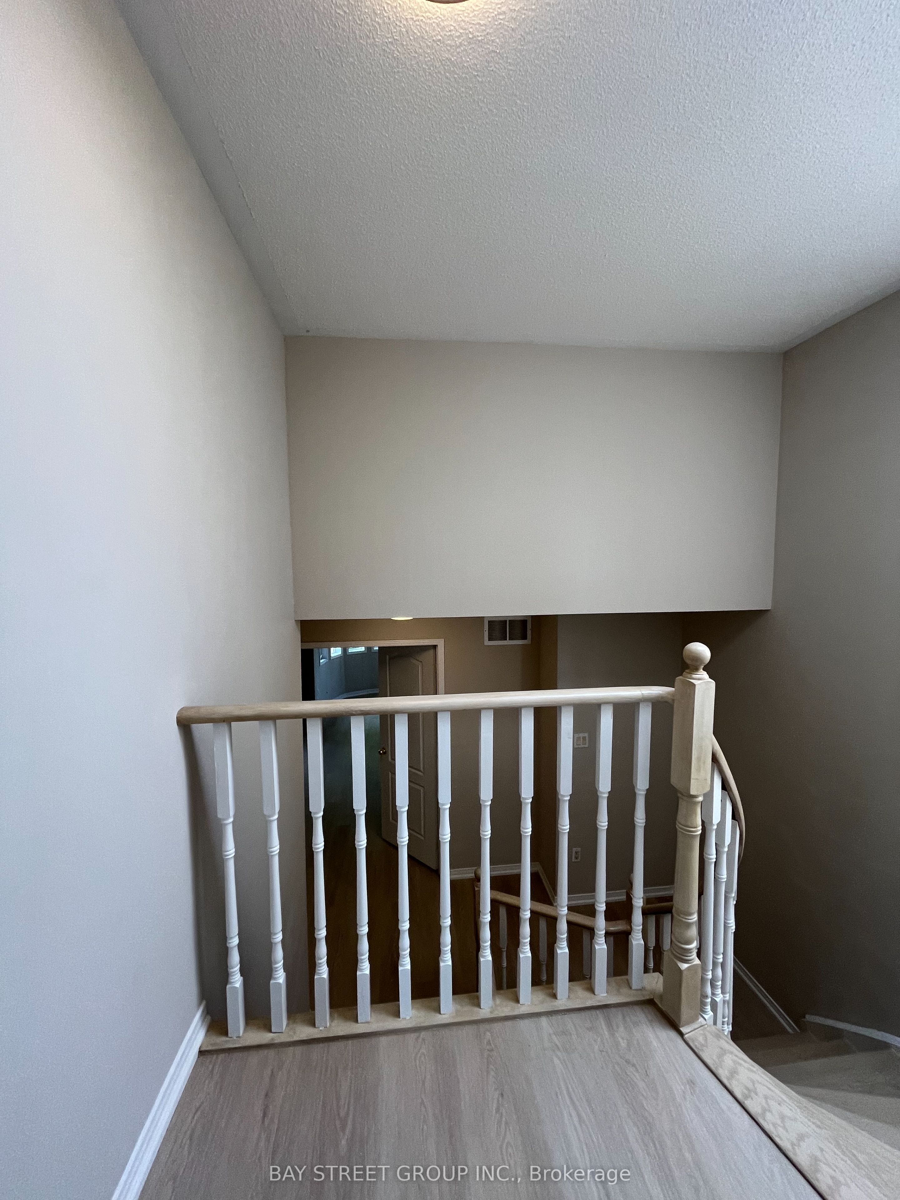 52 Queensway Drive Property Photo 12