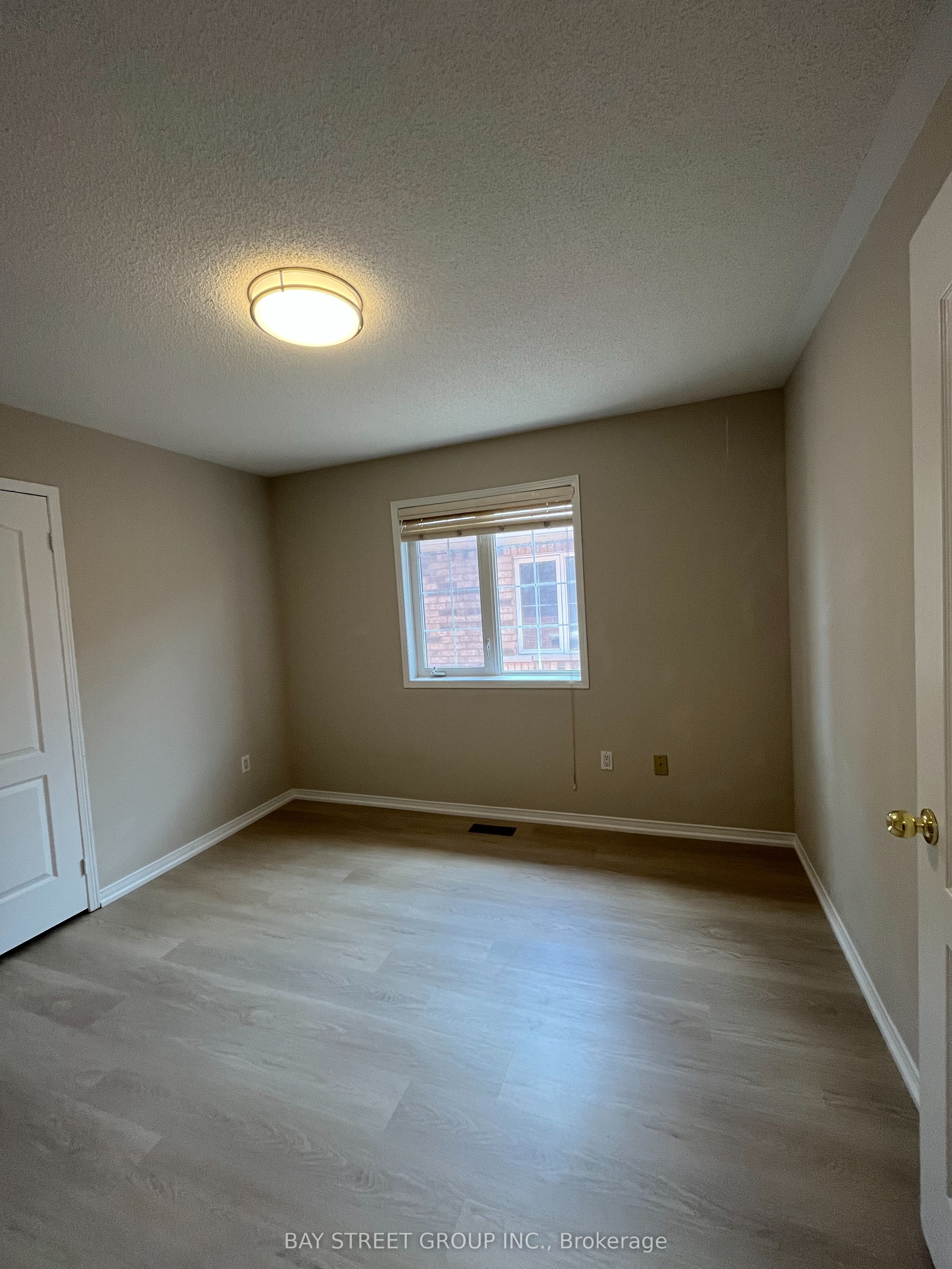 52 Queensway Drive Property Photo 22