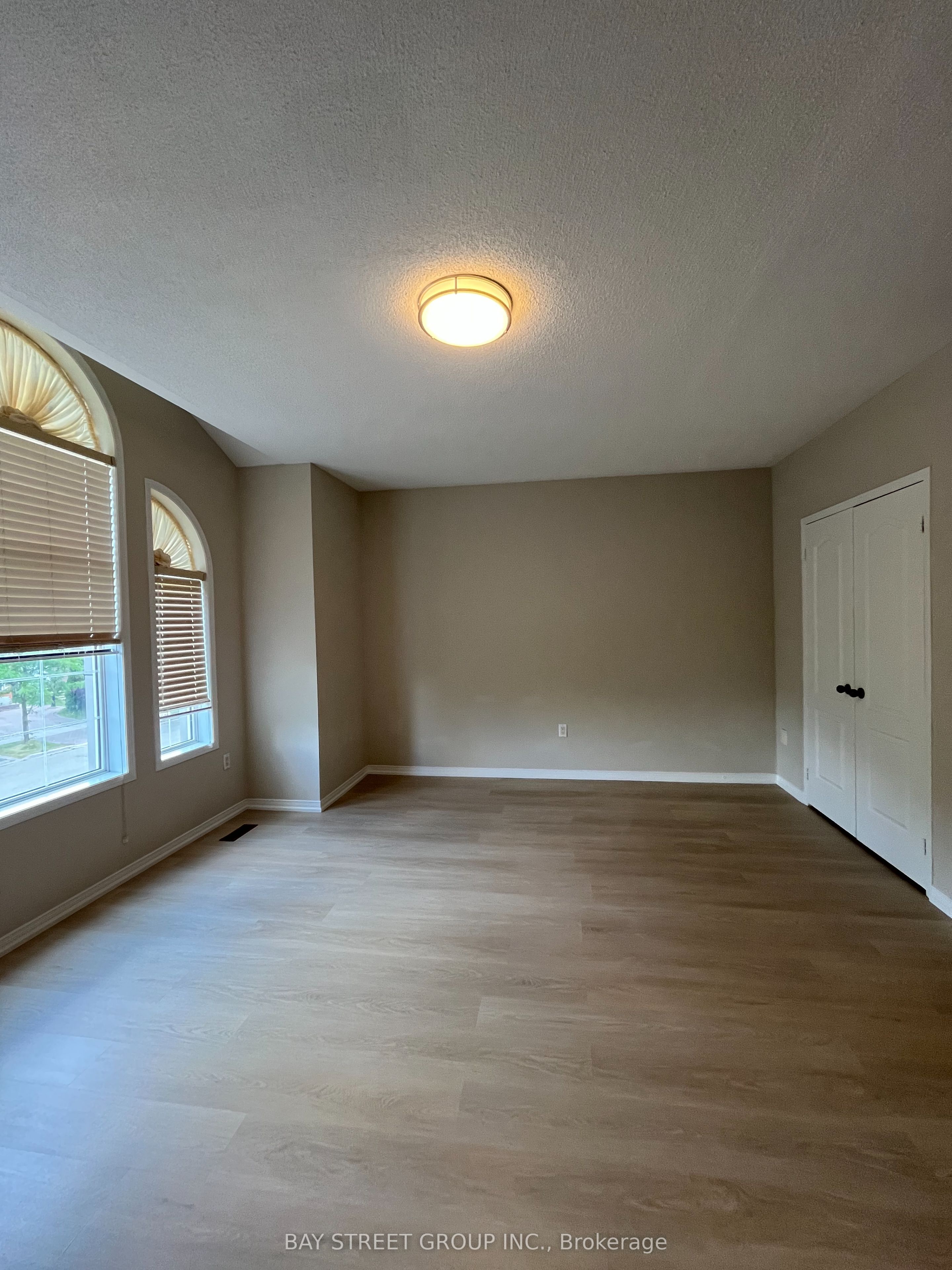 52 Queensway Drive Property Photo 30