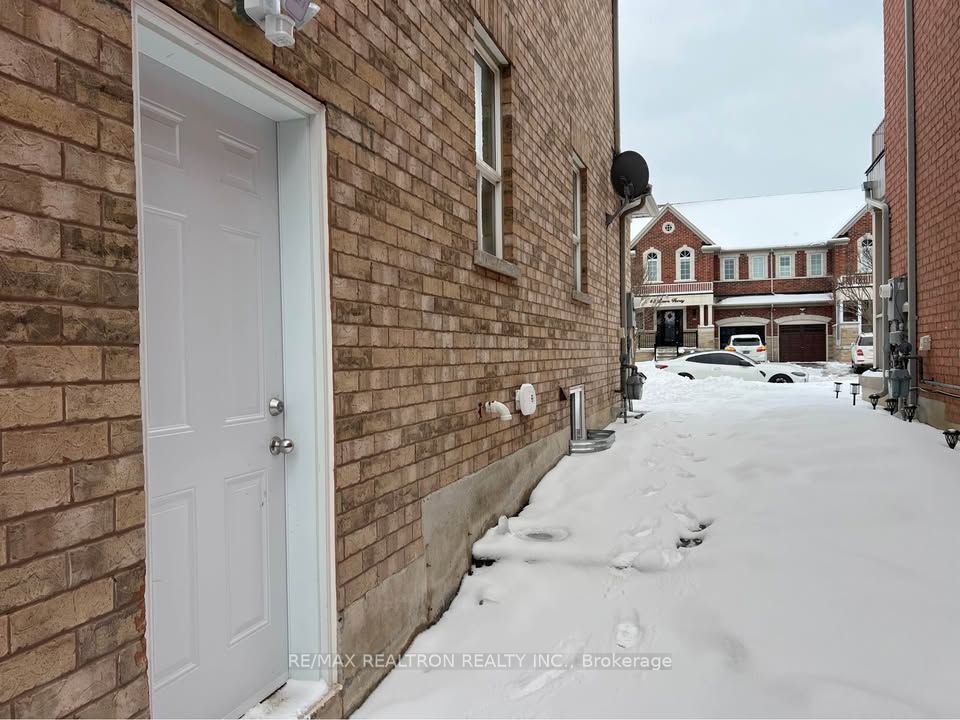 44 Lewis Honey Drive B Property Photo 5