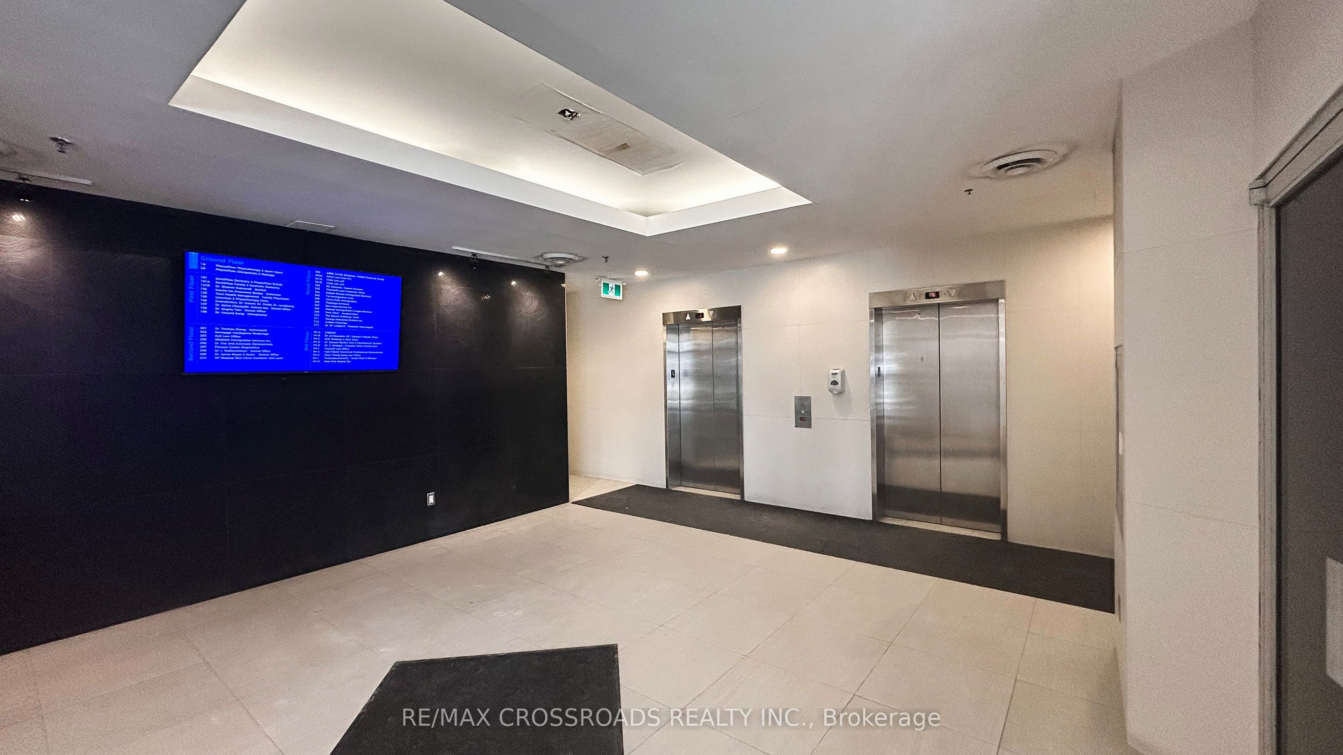 #phk - 7368 Yonge Street Property Photo 3