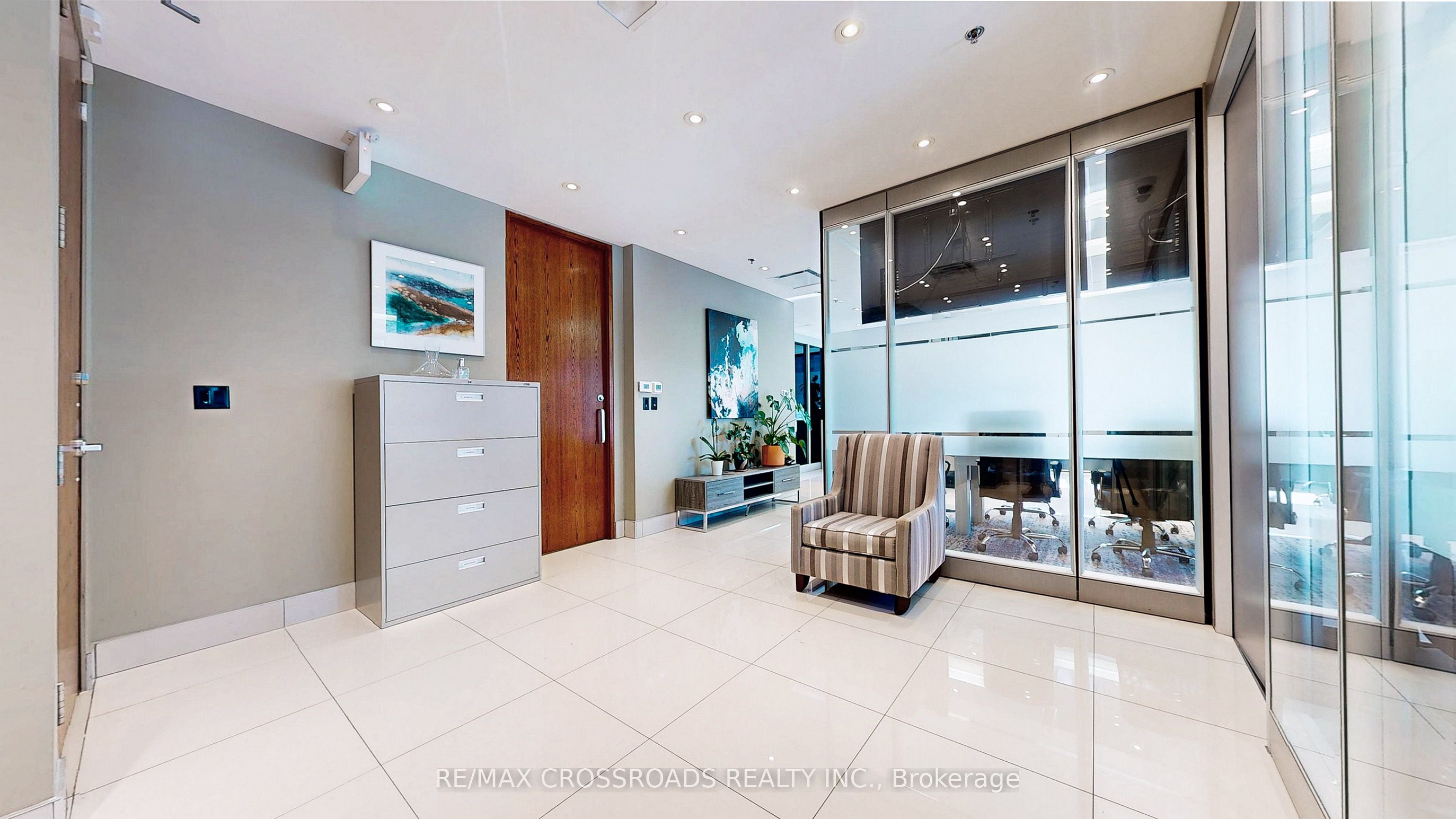 #phk - 7368 Yonge Street Property Photo 5