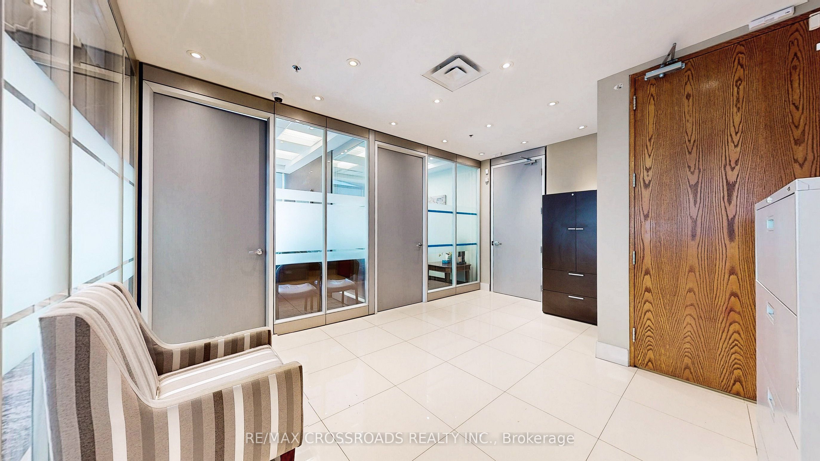 #phk - 7368 Yonge Street Property Photo 6