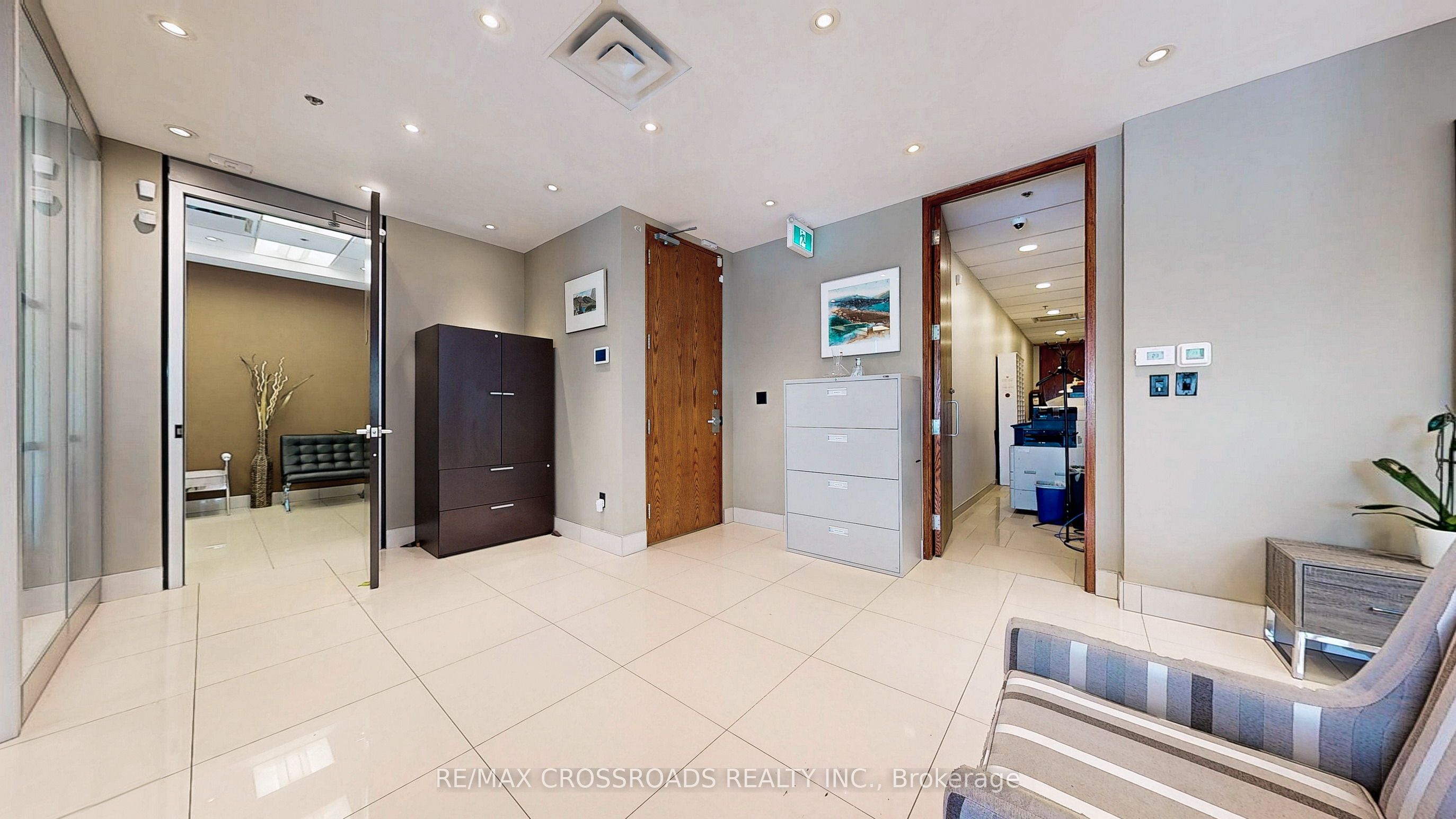 #phk - 7368 Yonge Street Property Photo 7