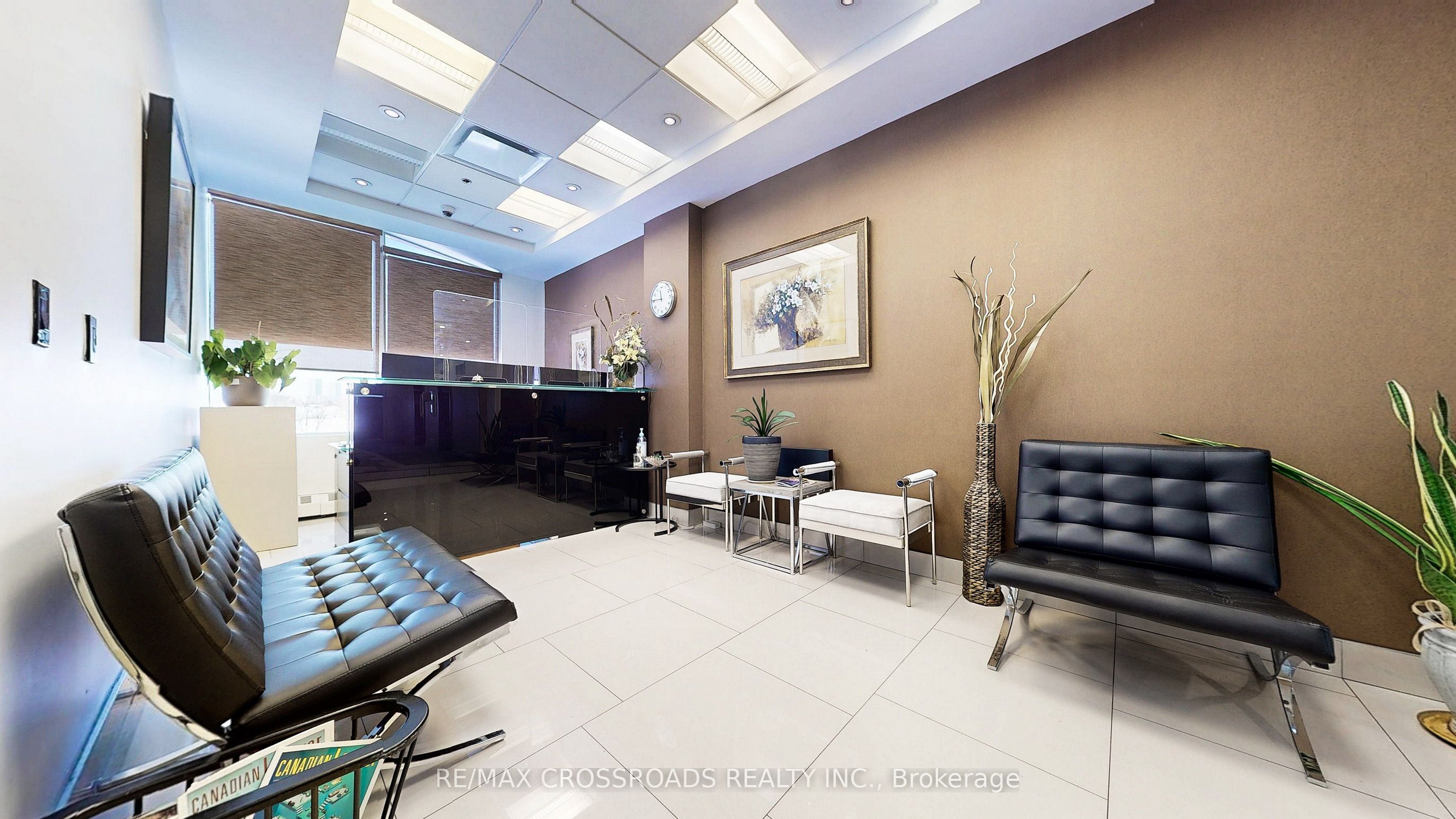 #phk - 7368 Yonge Street Property Photo 8