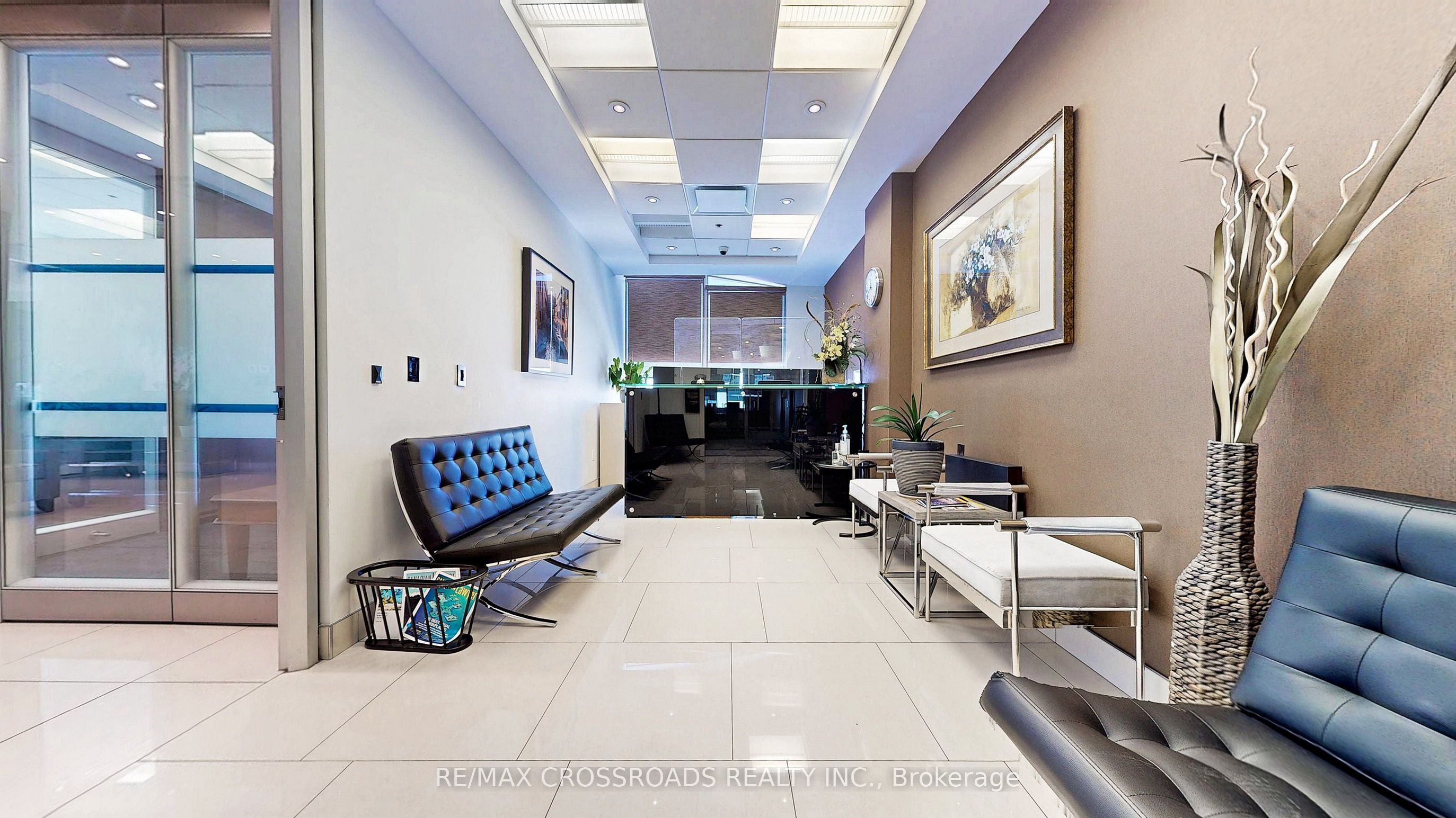 #phk - 7368 Yonge Street Property Photo 9