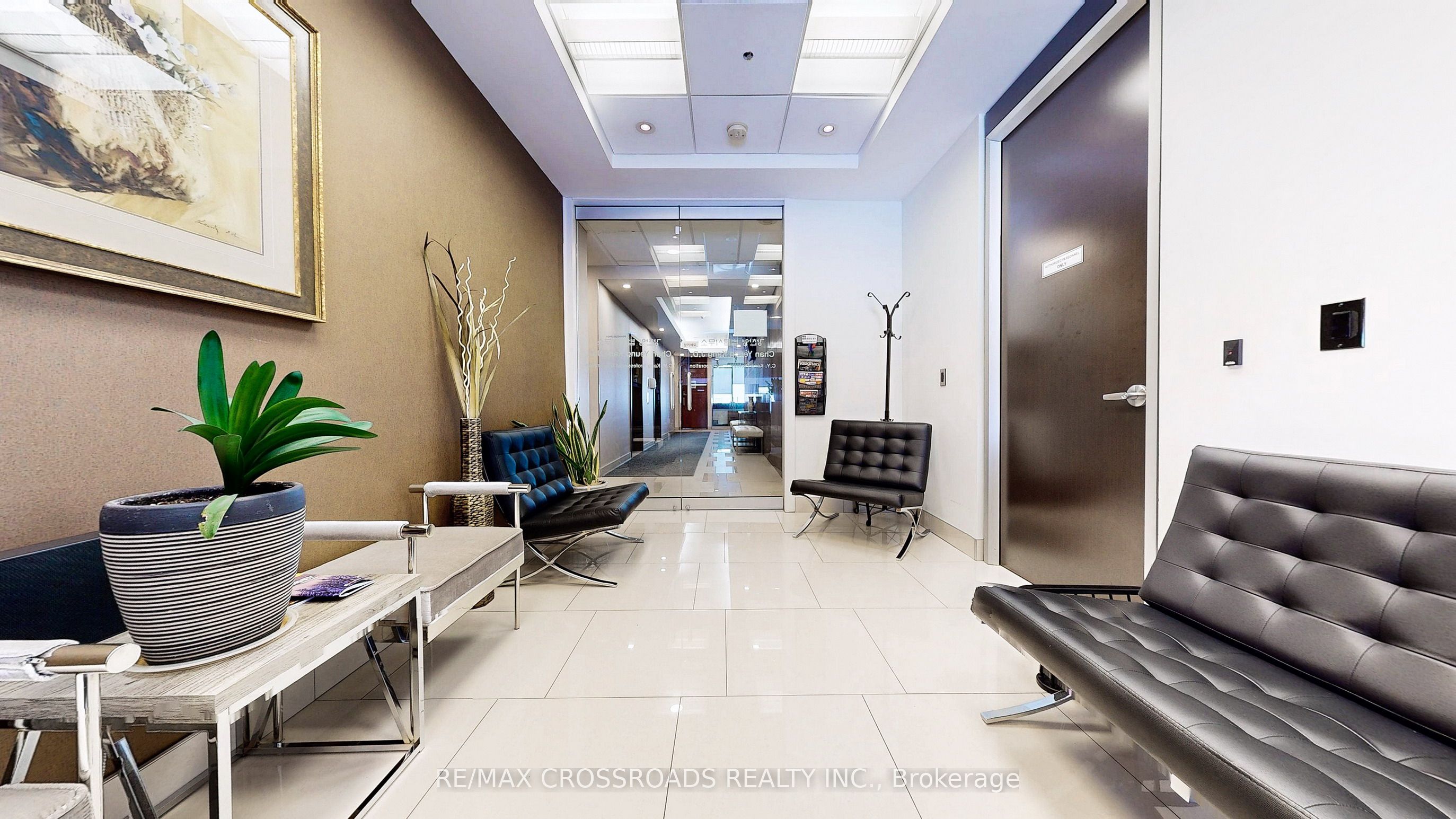 #phk - 7368 Yonge Street Property Photo 11