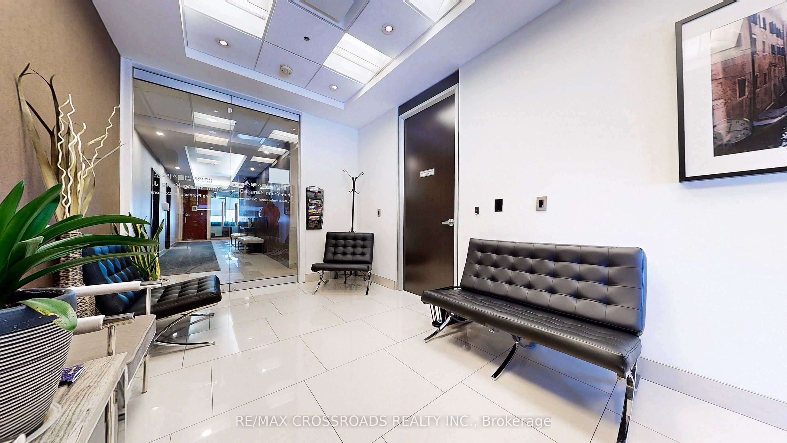 #phk - 7368 Yonge Street Property Photo 12