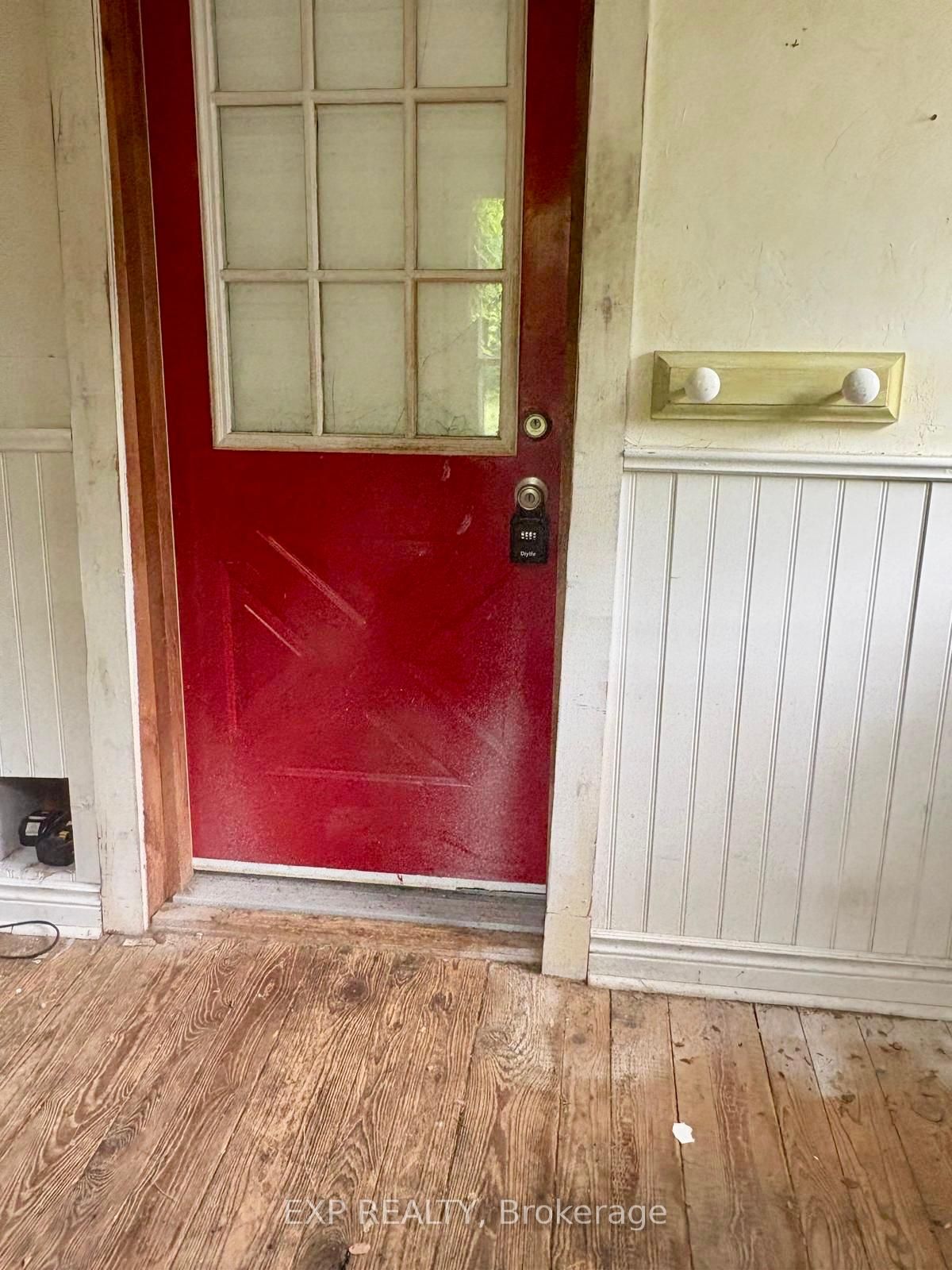 238 Main Street N Property Photo 5