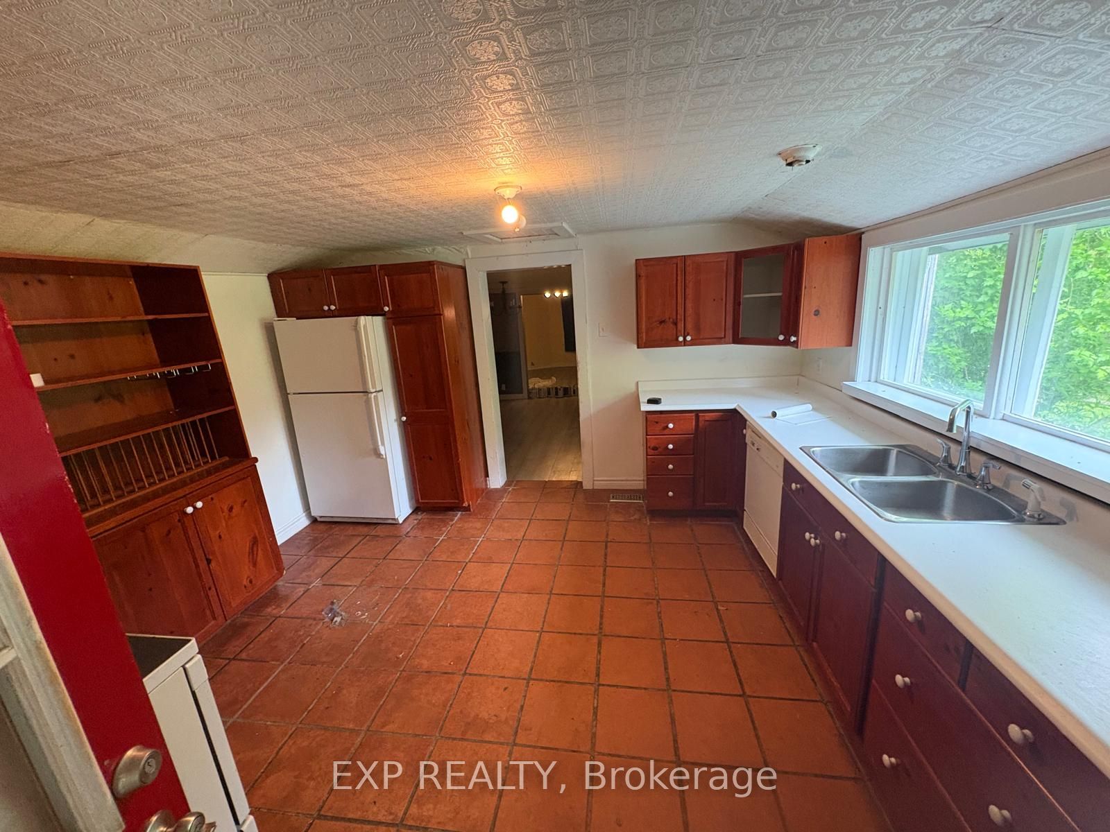 238 Main Street N Property Photo 13