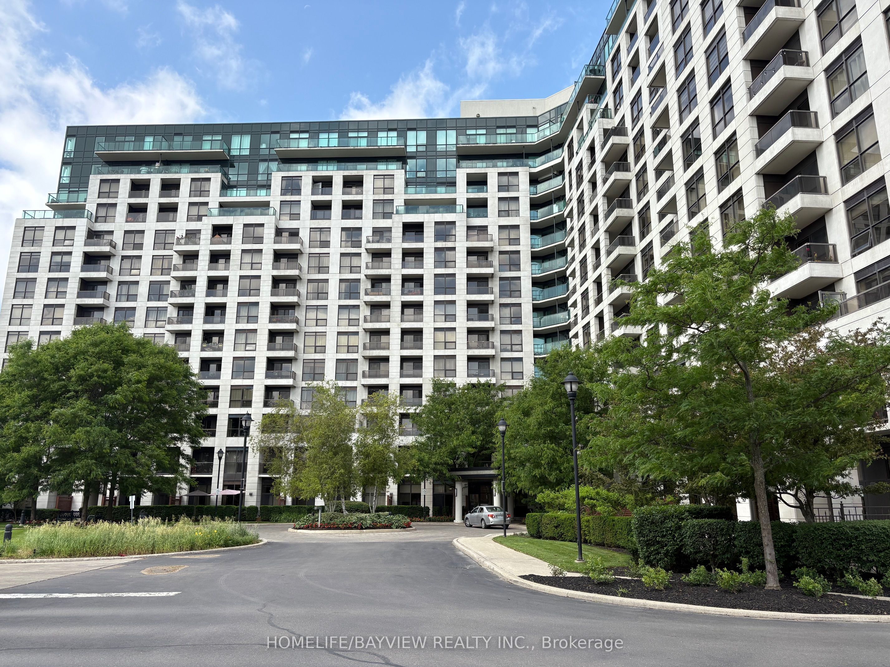 #PH209 - 18 Harding Boulevard Property Photo 1