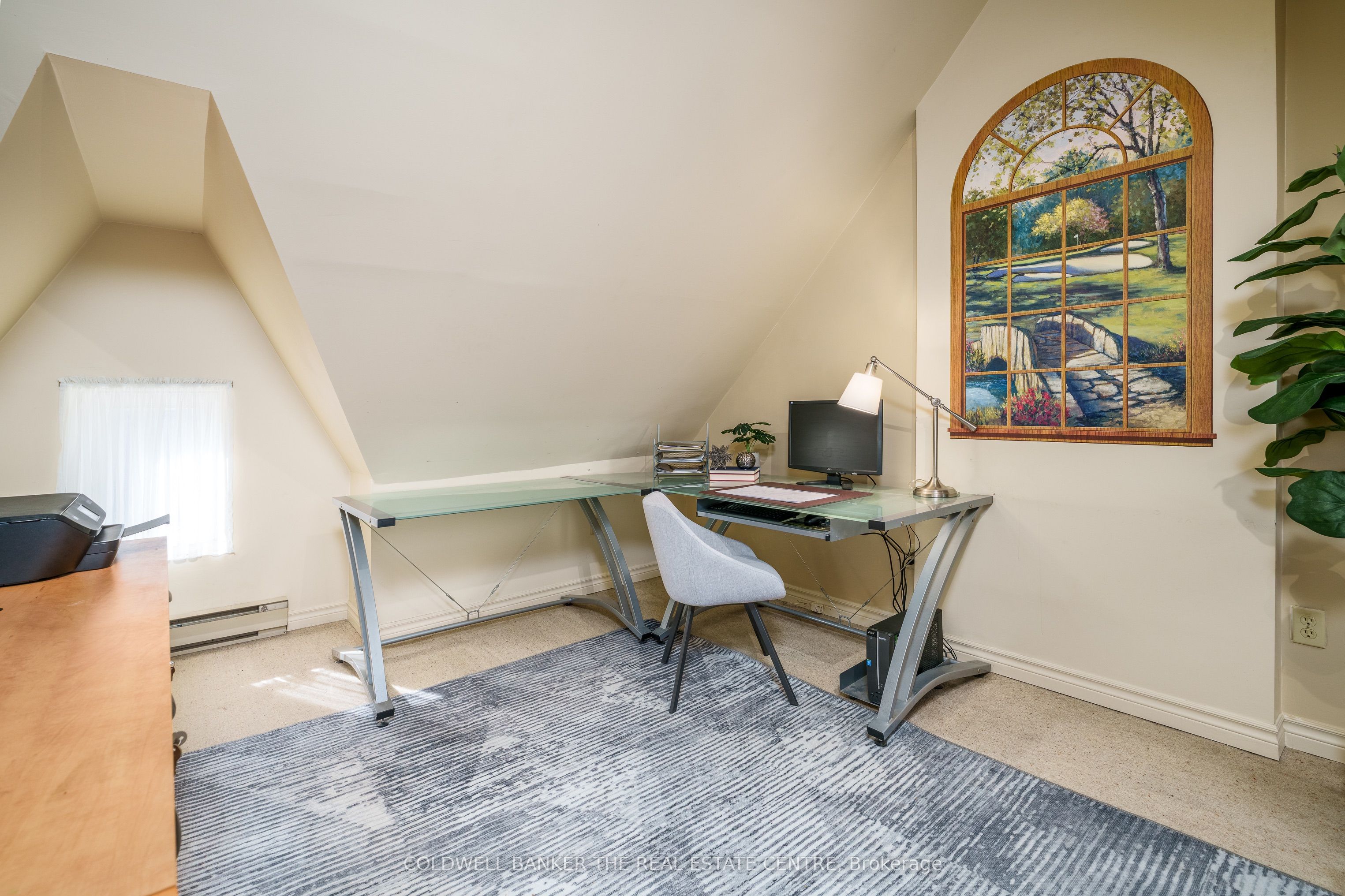 102 Wellington Street E Property Photo 14
