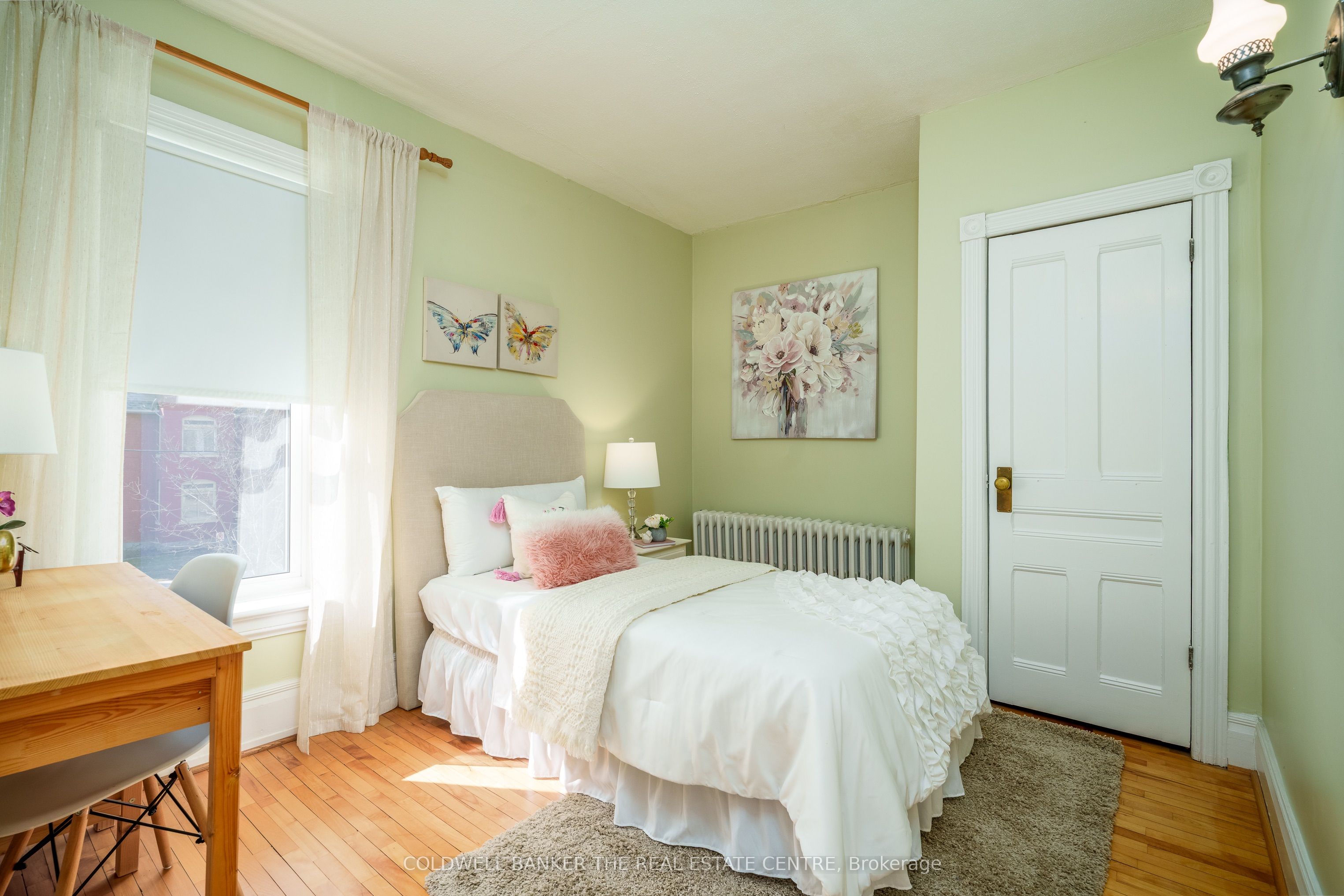 102 Wellington Street E Property Photo 21