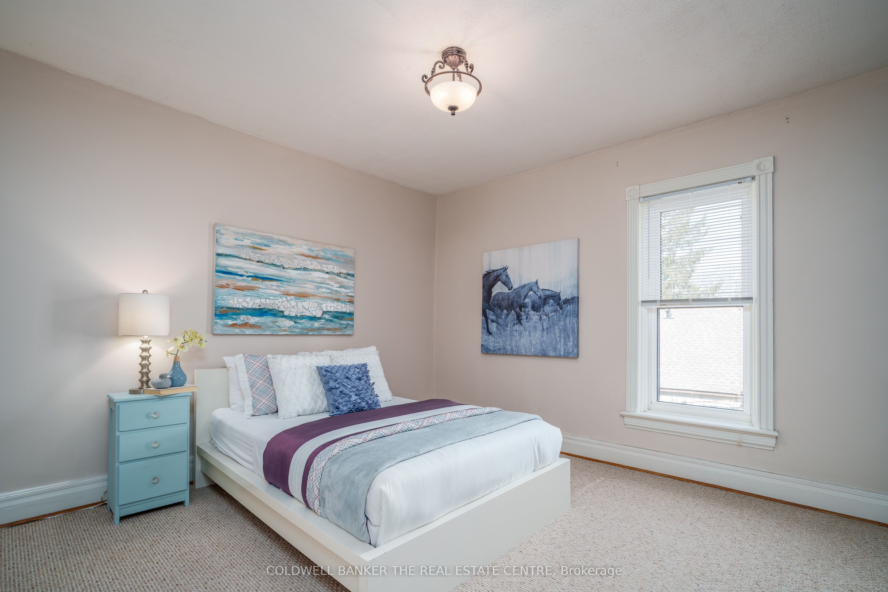 102 Wellington Street E Property Photo 22