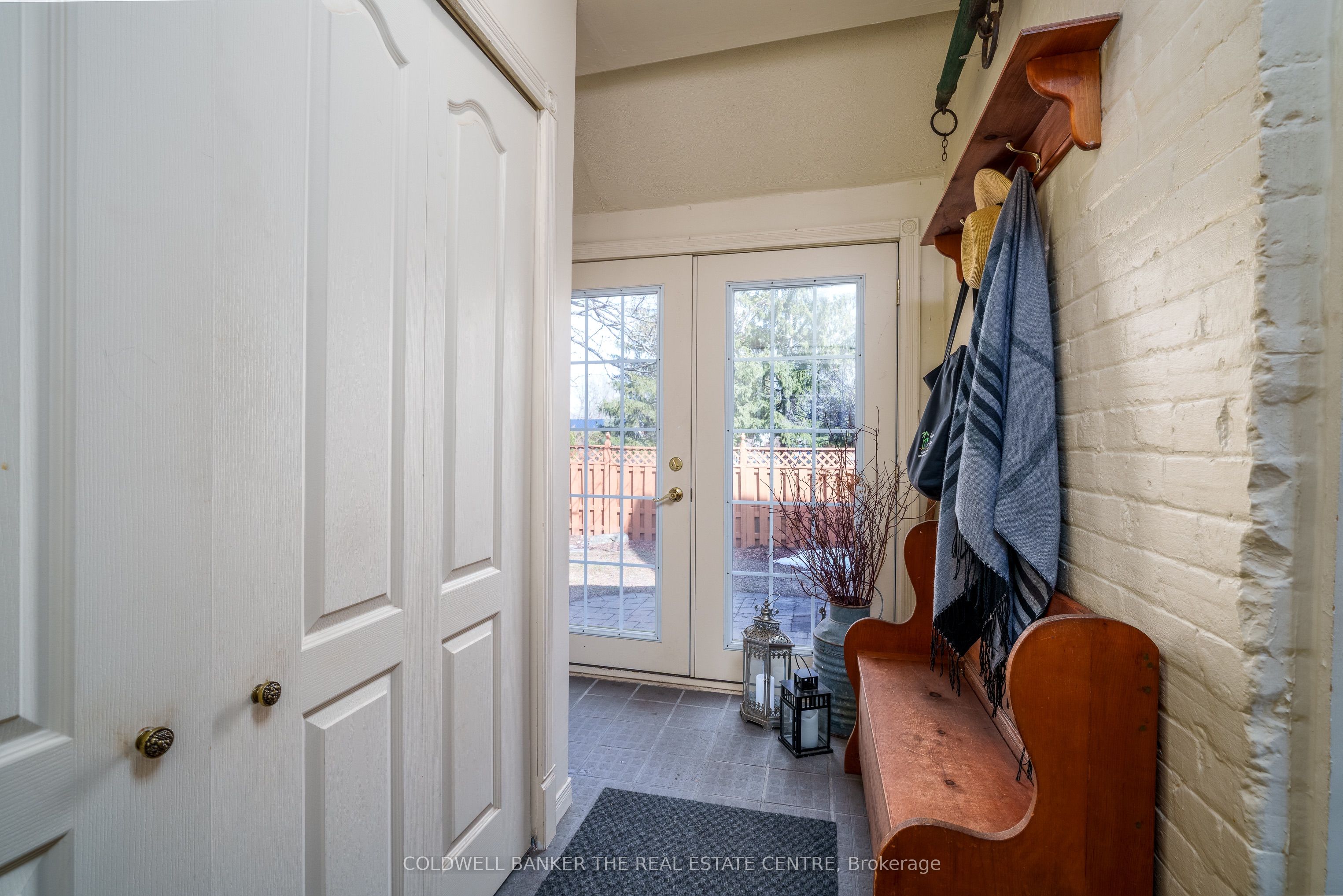 102 Wellington Street E Property Photo 24