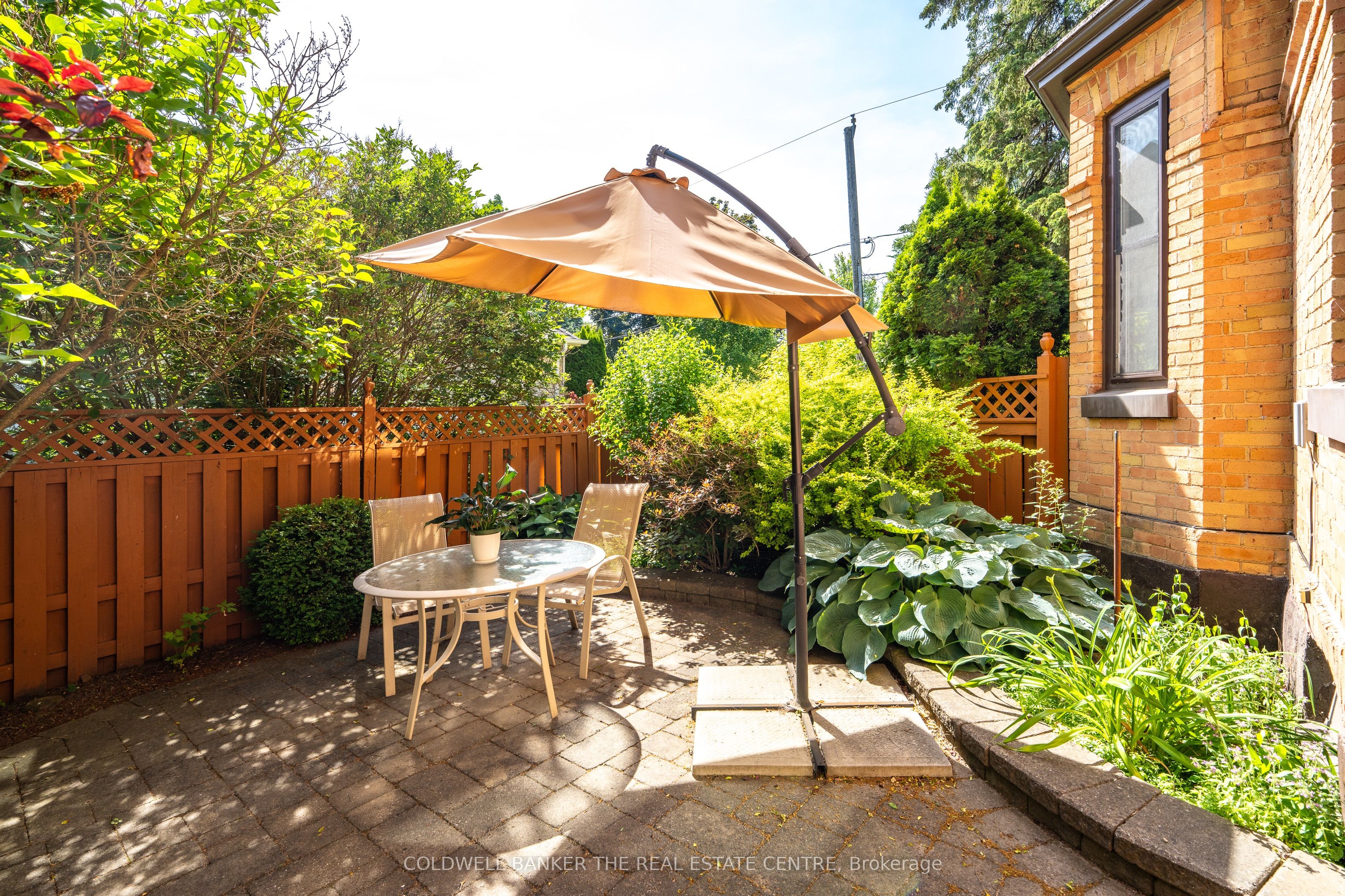 102 Wellington Street E Property Photo 25