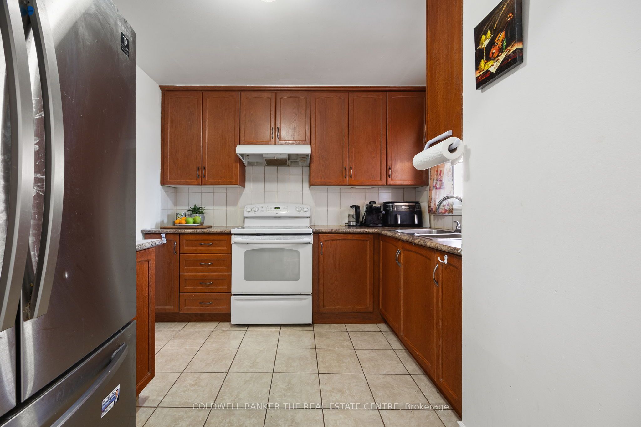 23 Riviera Drive W Property Photo 5