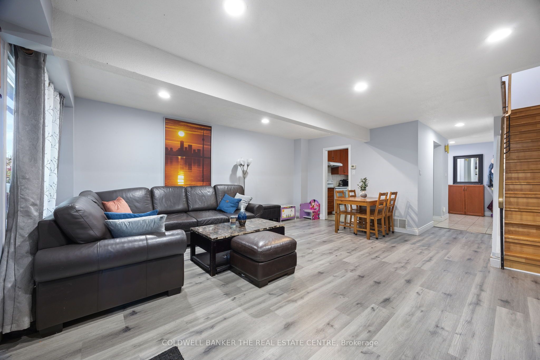 23 Riviera Drive W Property Photo 11