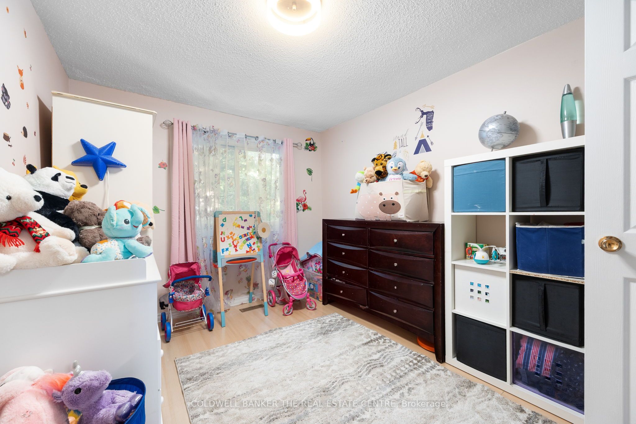 23 Riviera Drive W Property Photo 17