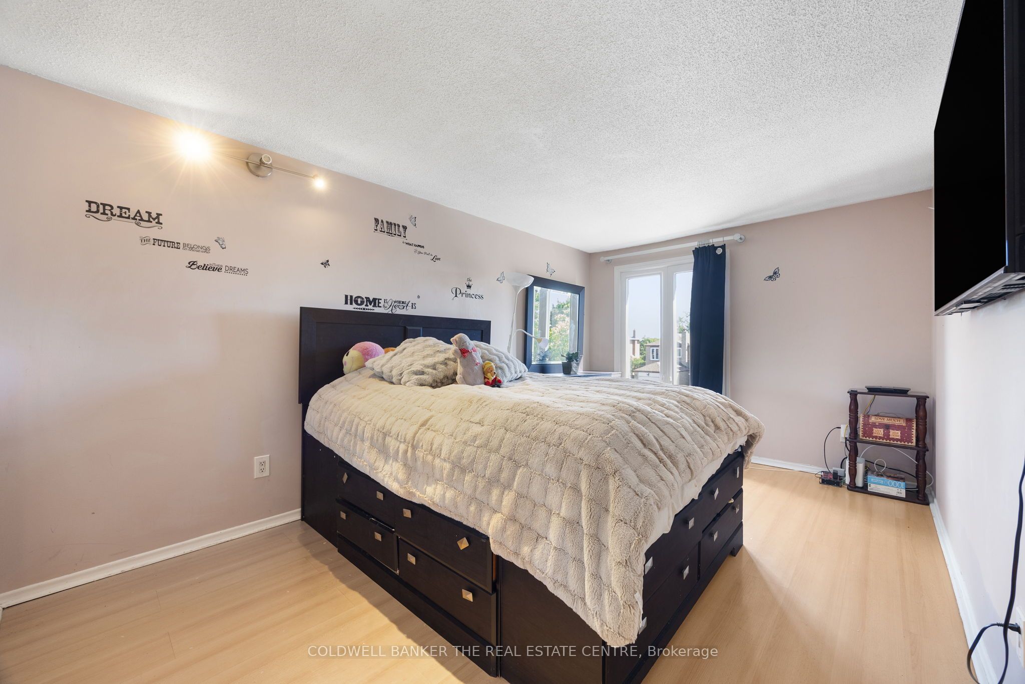 23 Riviera Drive W Property Photo 19