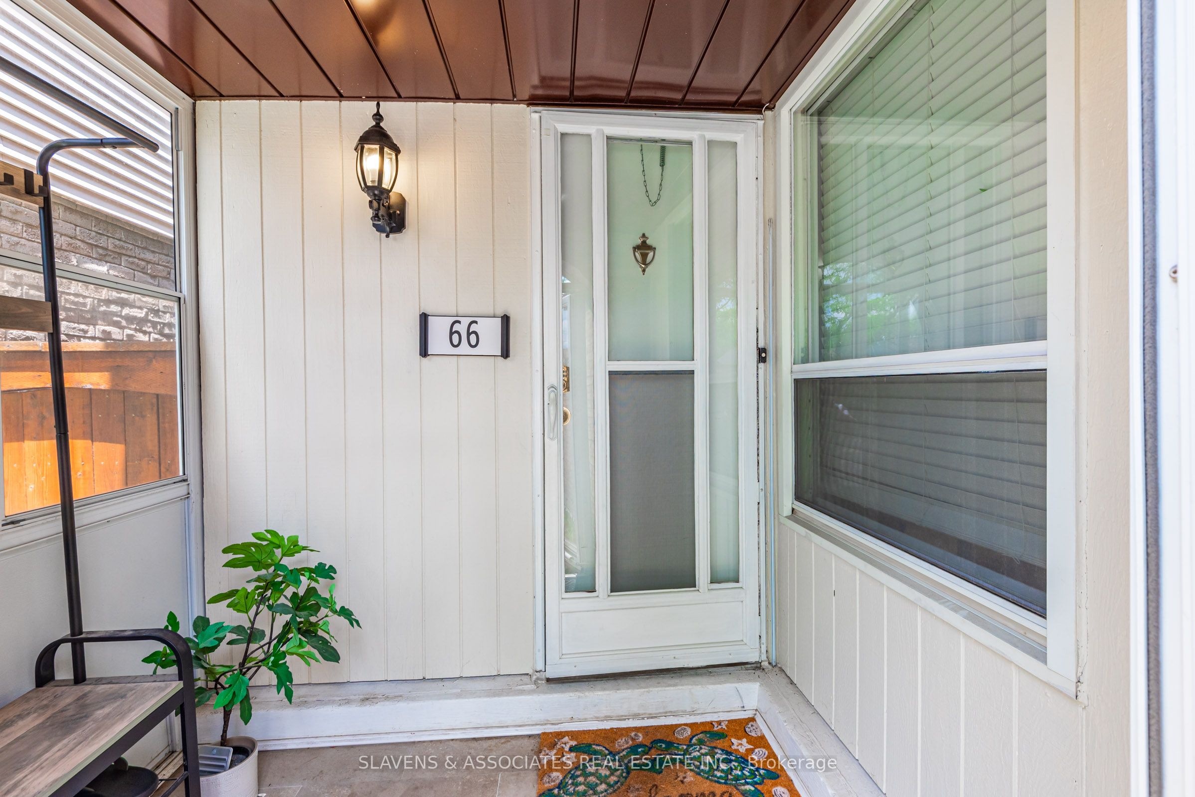 66 Mabley Crescent Property Photo 2