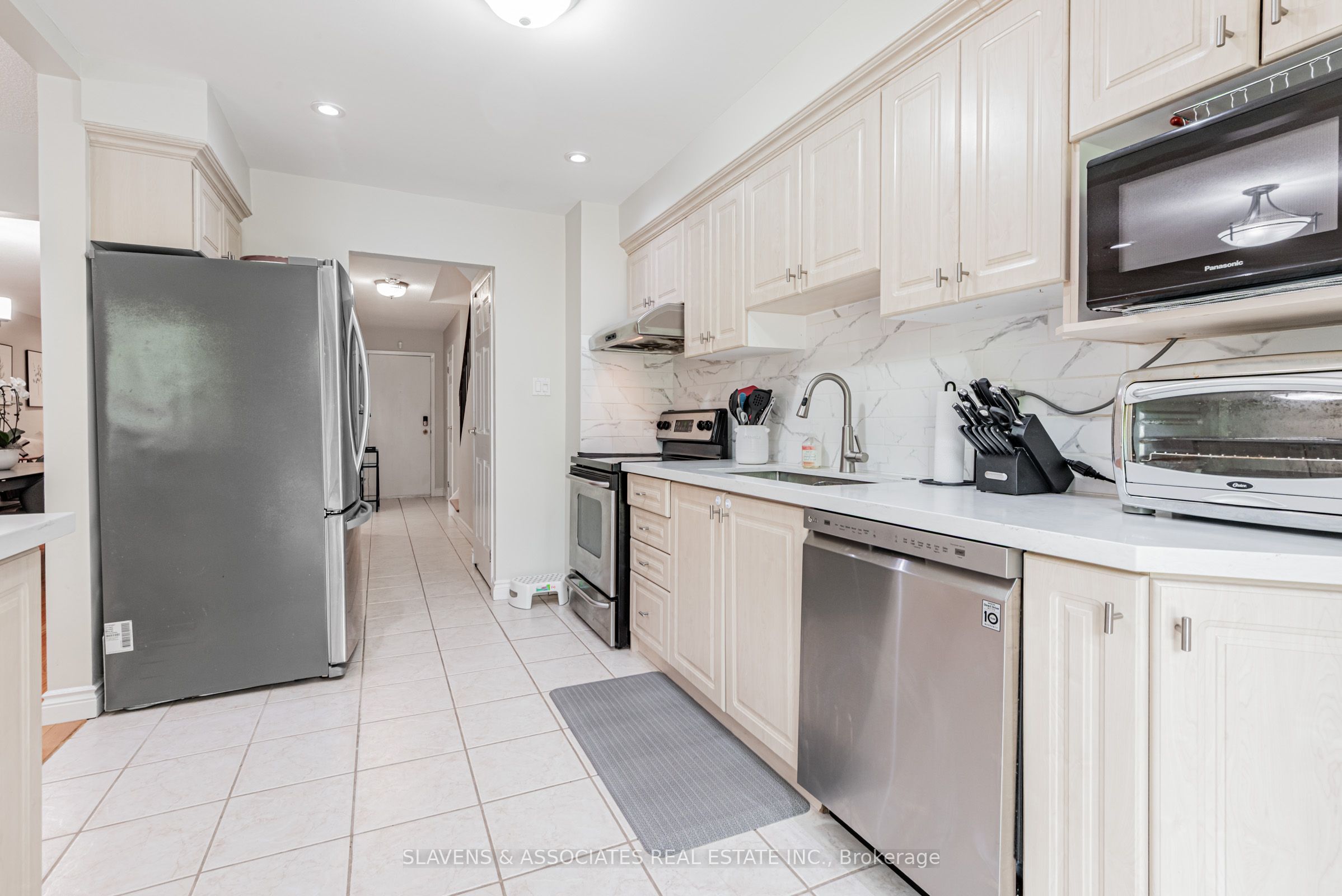 66 Mabley Crescent Property Photo 16