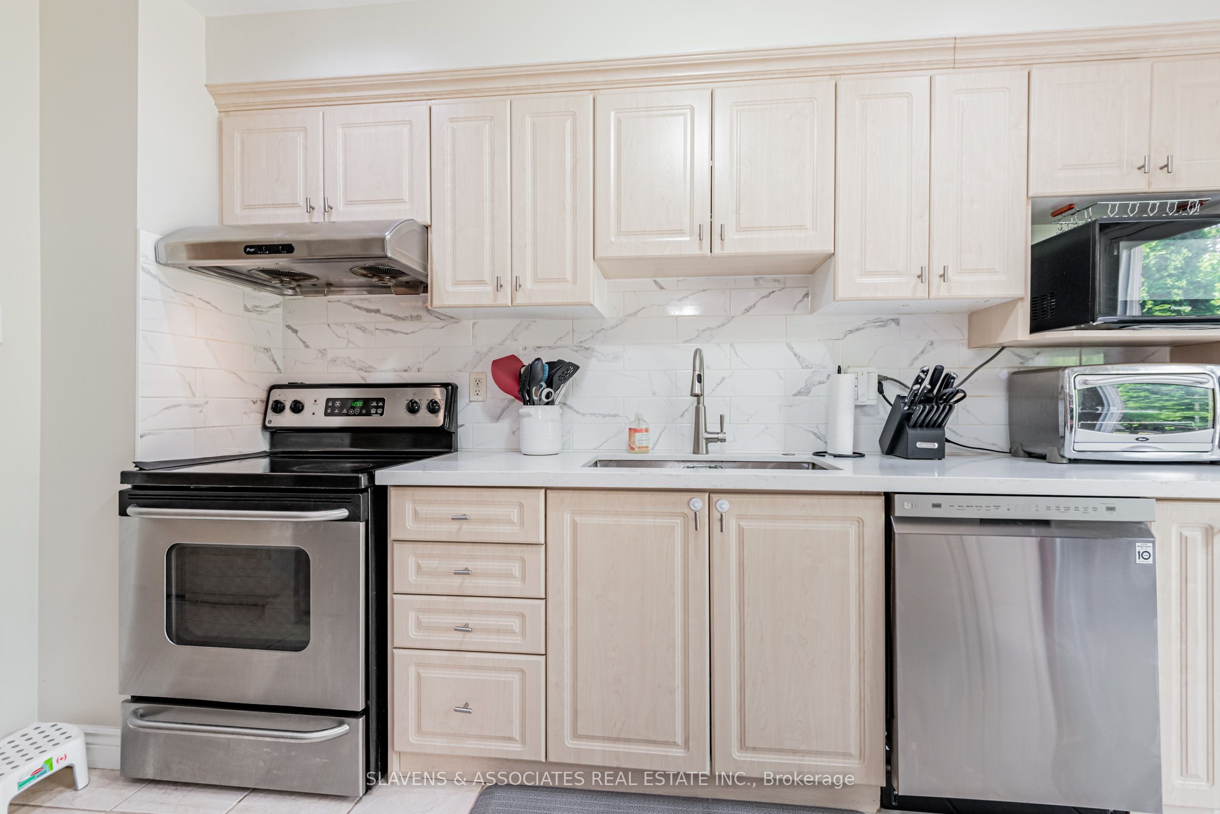 66 Mabley Crescent Property Photo 17