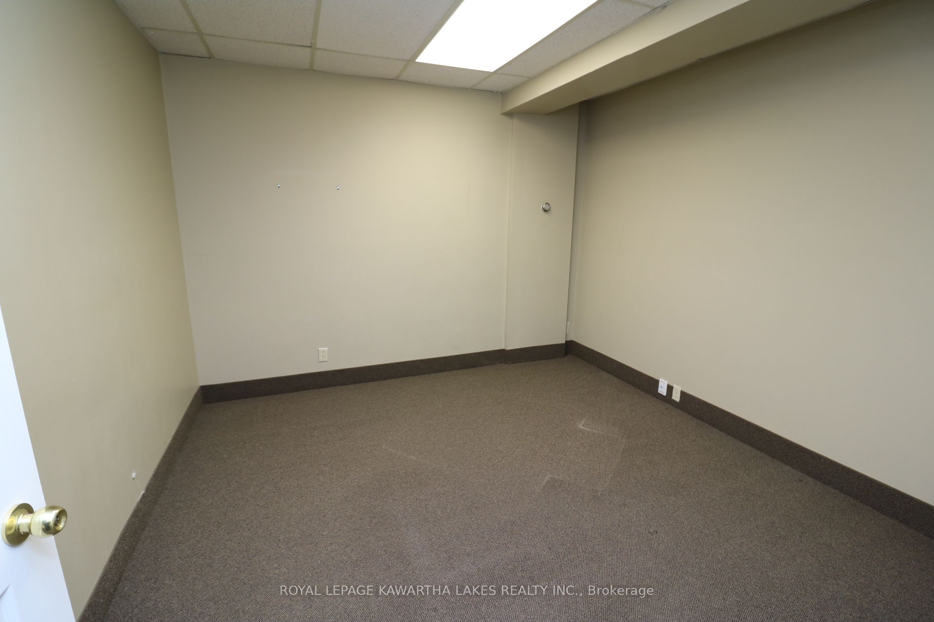 #640 Sqft - 328 Mill Street Property Photo 4