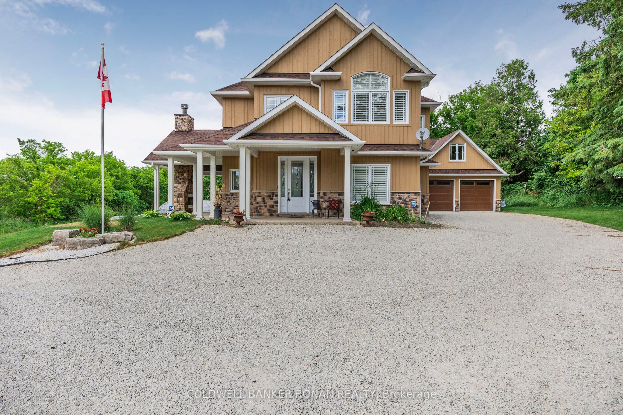 6298 4th Line Property Photo 2