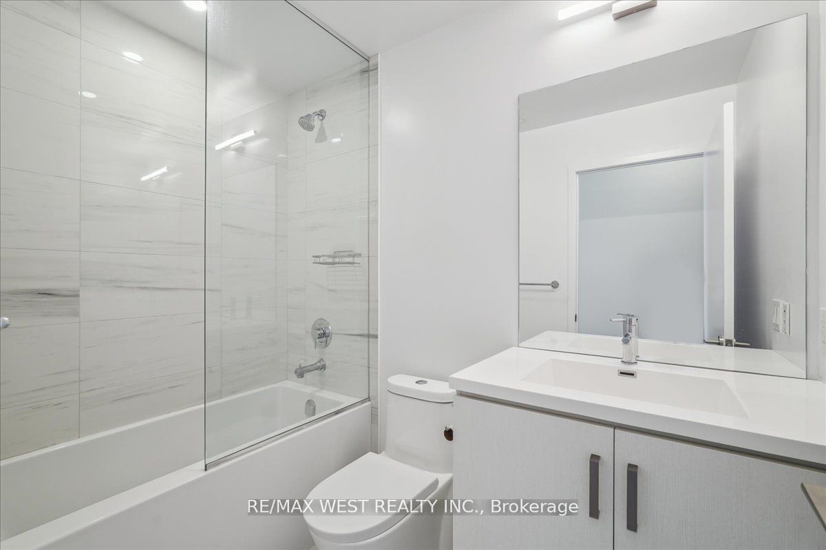 10 Honeycrisp Crescent 1110 Property Photo 4