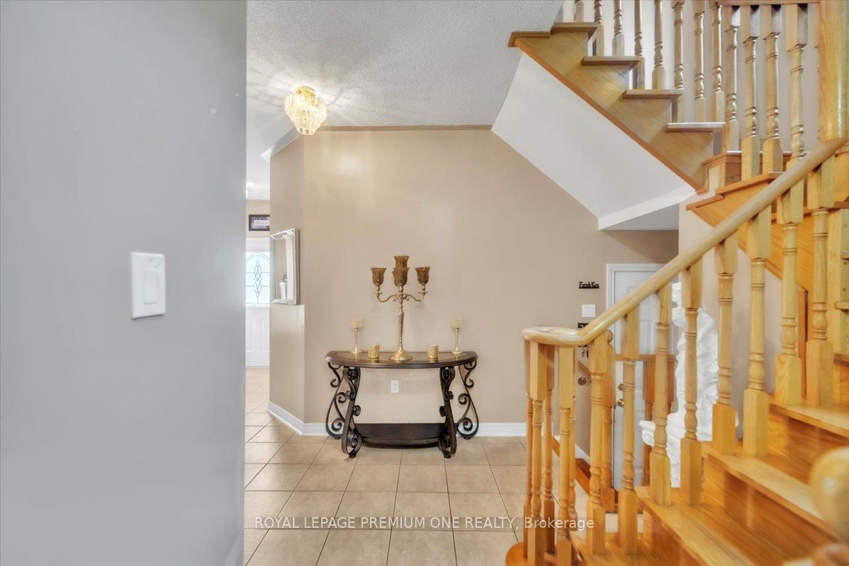 97 Blackthorn Drive Property Photo 3