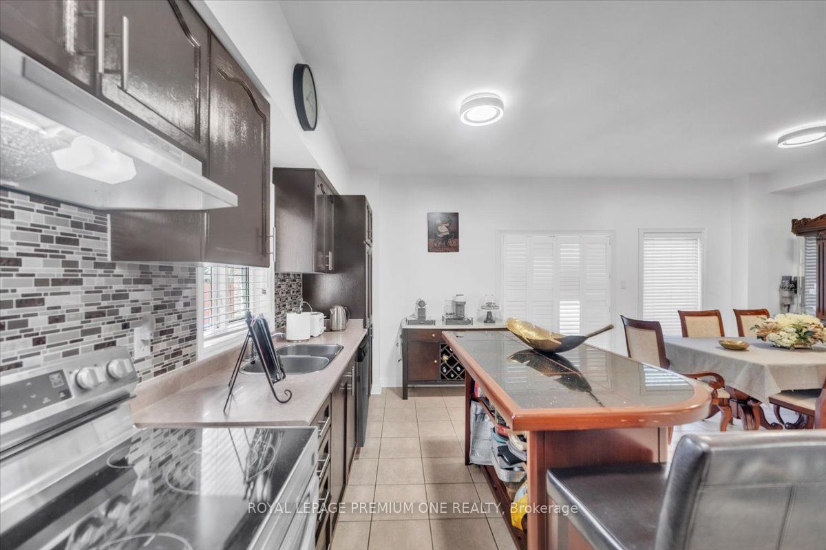 97 Blackthorn Drive Property Photo 10