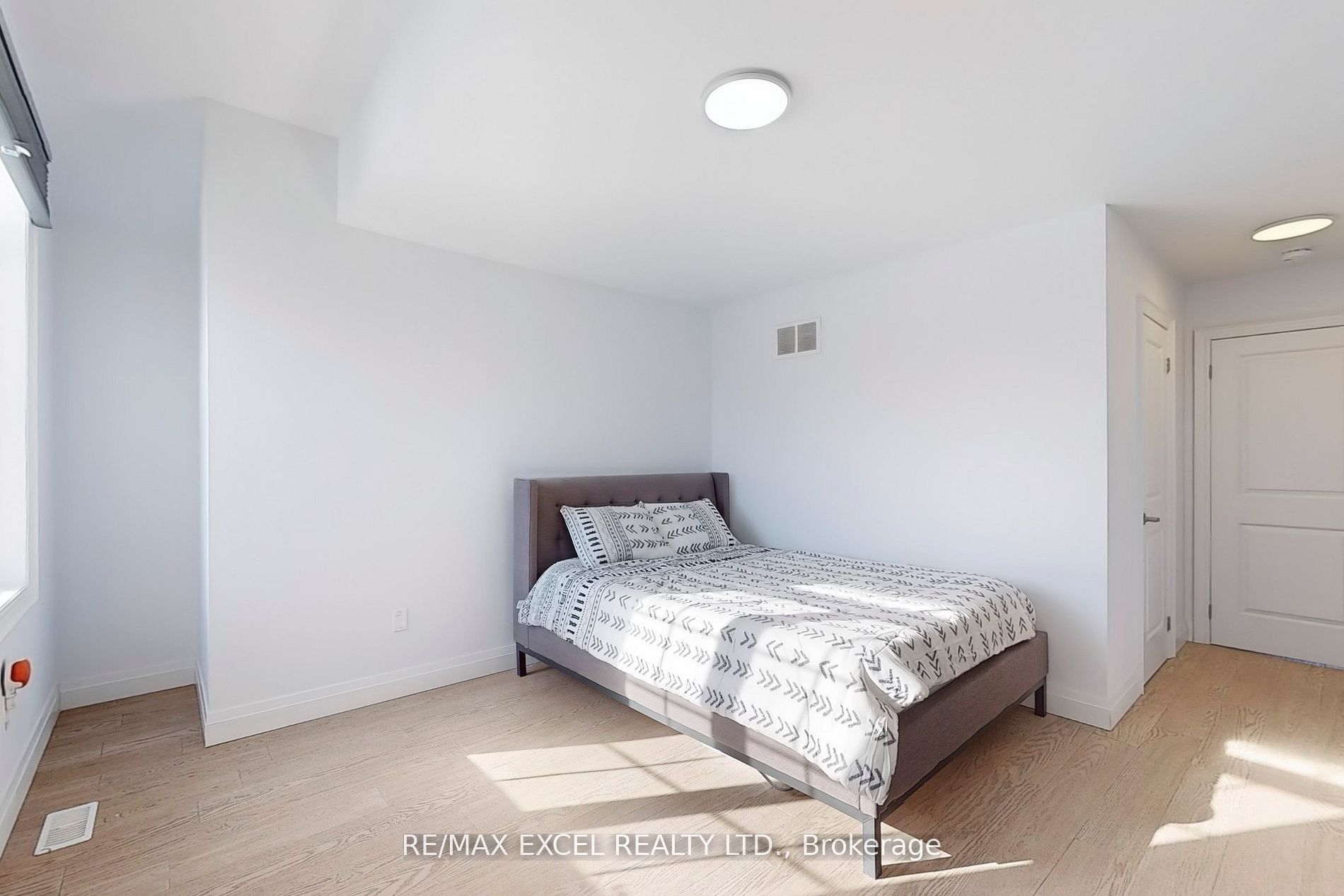 12 Jericho Avenue Property Photo 29