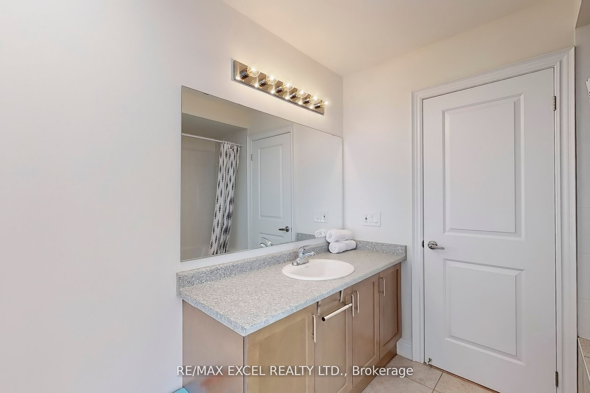 12 Jericho Avenue Property Photo 37