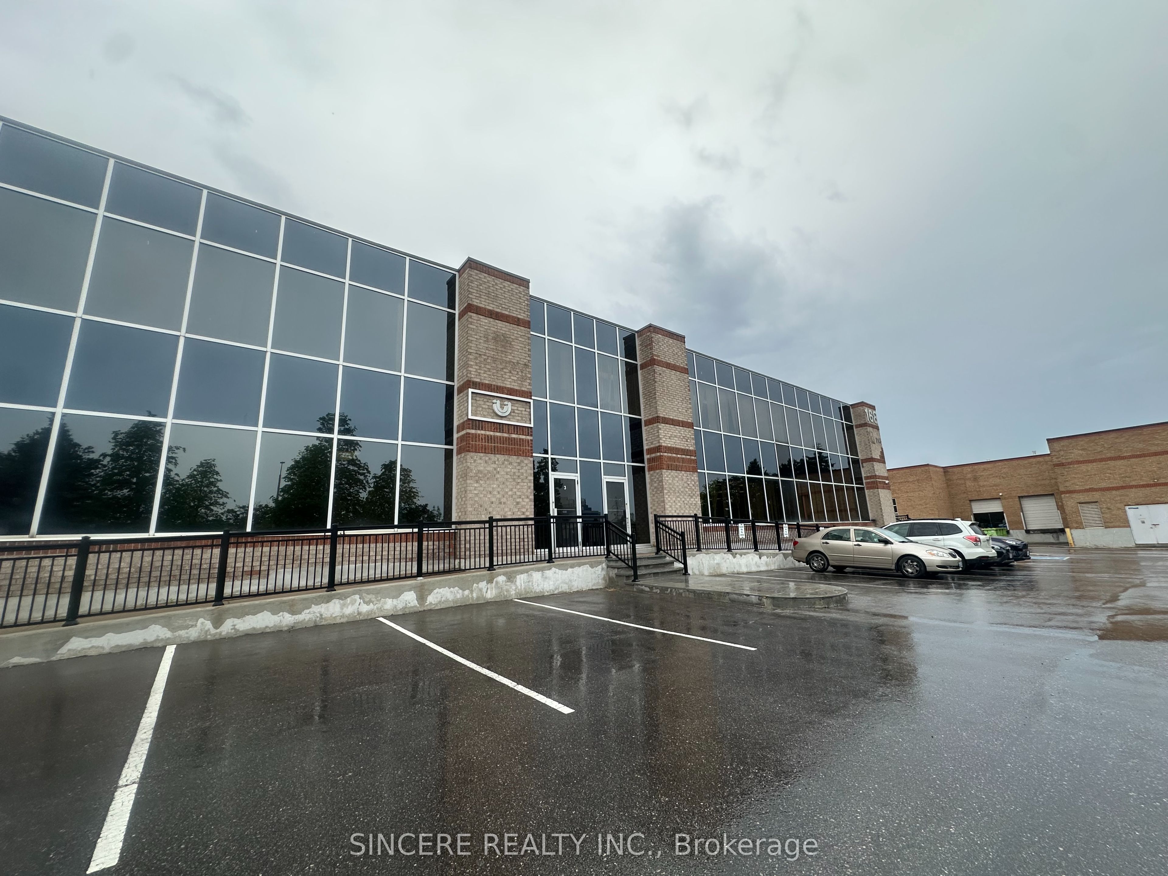 #200 - 168 Konrad Crescent Property Photo 2