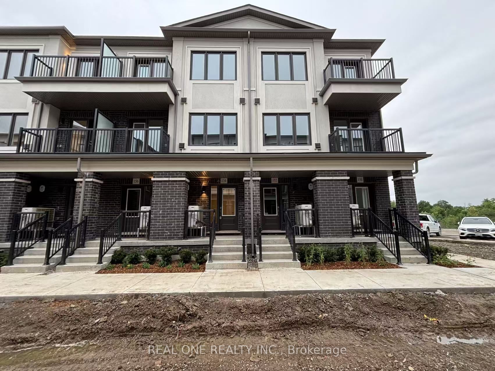 154 Matawin Lane Property Photo 1