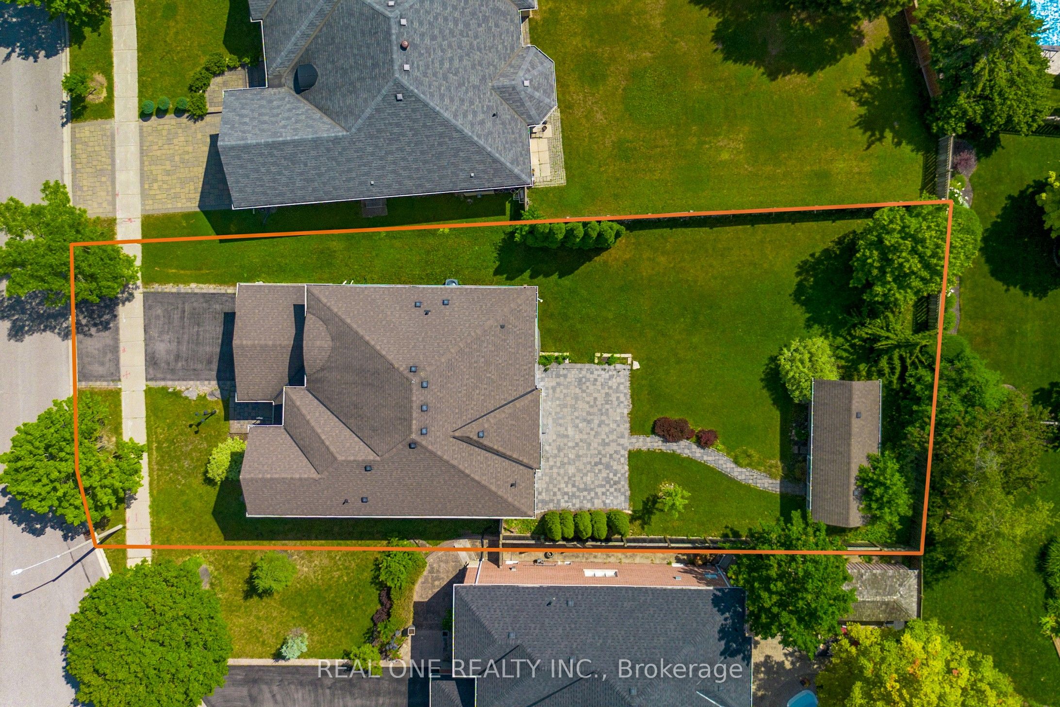 27 Gleave Court Property Photo 6